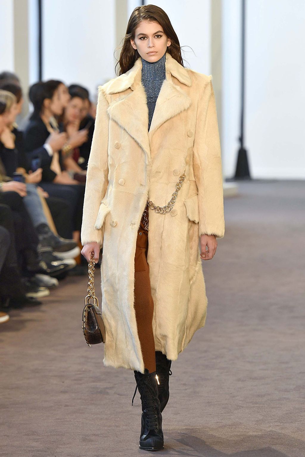 Fashion Week Paris Fall/Winter 2018 look 41 from the Chloé collection 女装