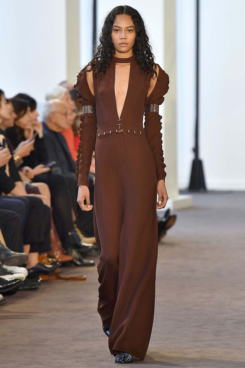 Fashion Week Paris Fall/Winter 2018 look 54 from the Chloé collection womenswear