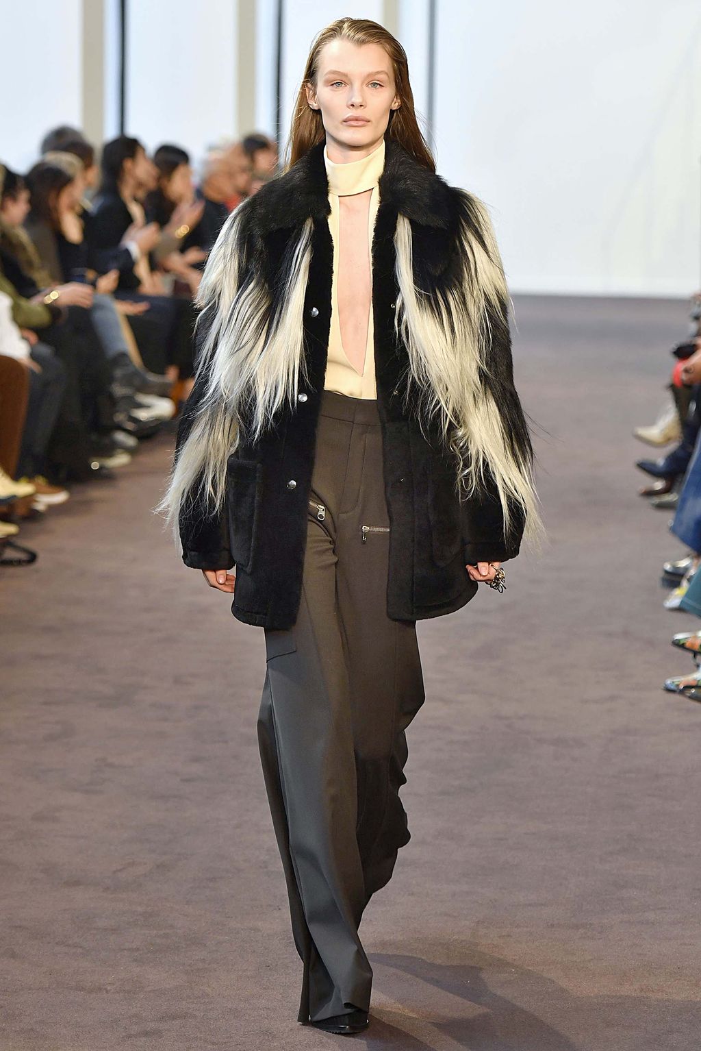 Fashion Week Paris Fall/Winter 2018 look 56 from the Chloé collection womenswear