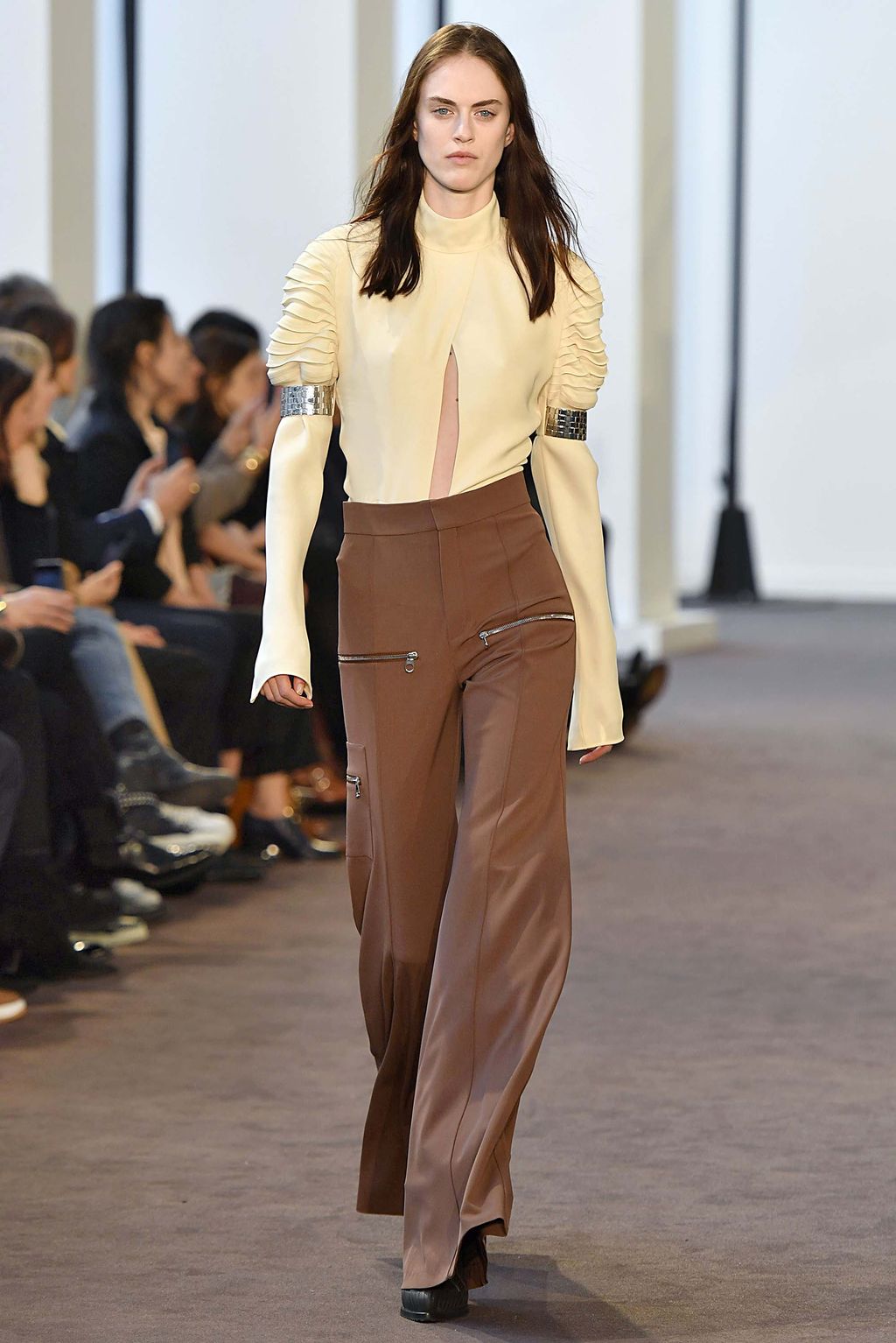 Fashion Week Paris Fall/Winter 2018 look 57 from the Chloé collection 女装