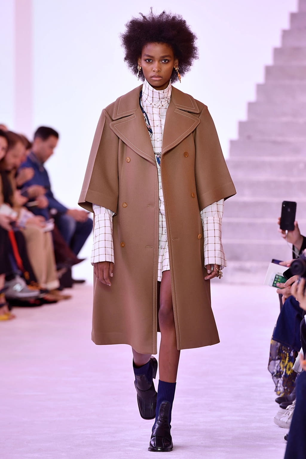 Fashion Week Paris Fall/Winter 2019 look 1 from the Chloé collection womenswear