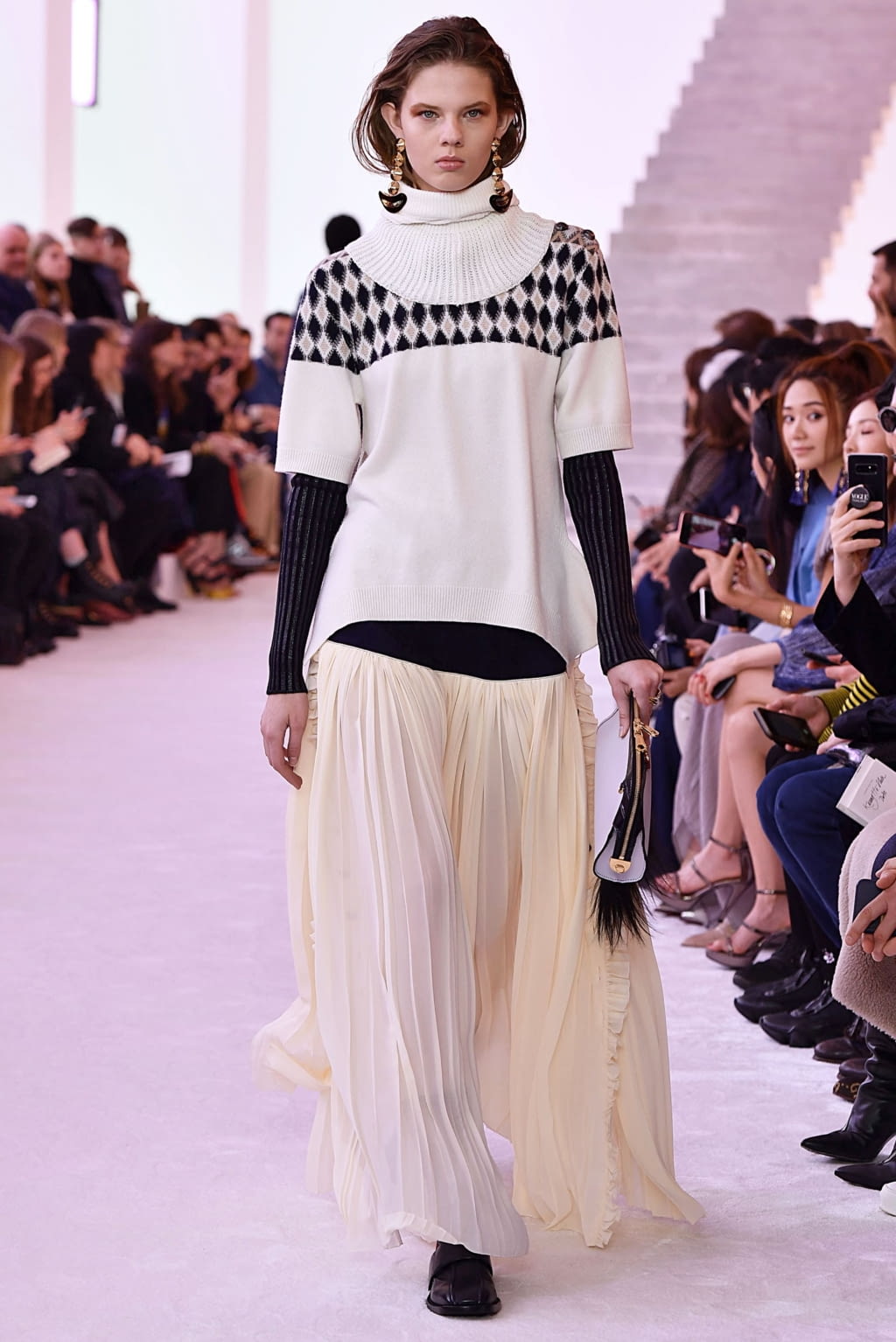 Fashion Week Paris Fall/Winter 2019 look 13 from the Chloé collection womenswear