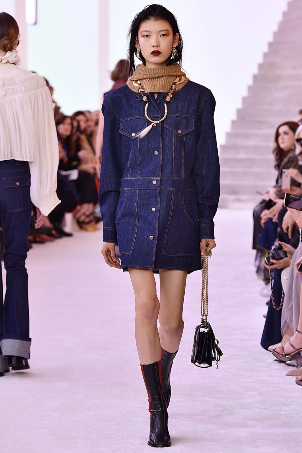 Fashion Week Paris Fall/Winter 2019 look 30 de la collection Chloé womenswear