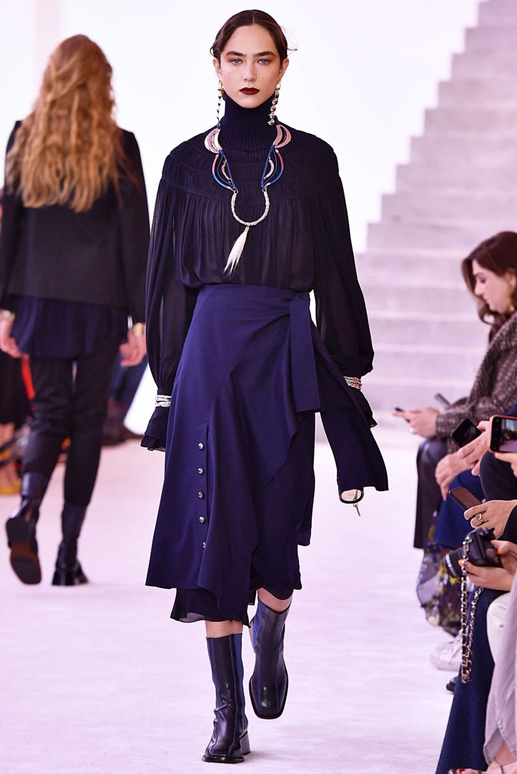 Fashion Week Paris Fall/Winter 2019 look 37 from the Chloé collection womenswear