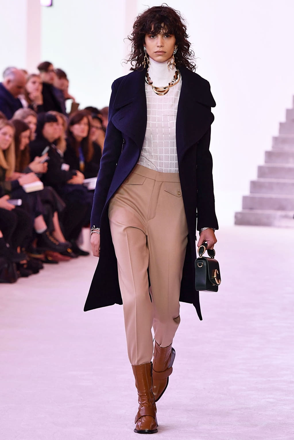 Fashion Week Paris Fall/Winter 2019 look 40 from the Chloé collection 女装