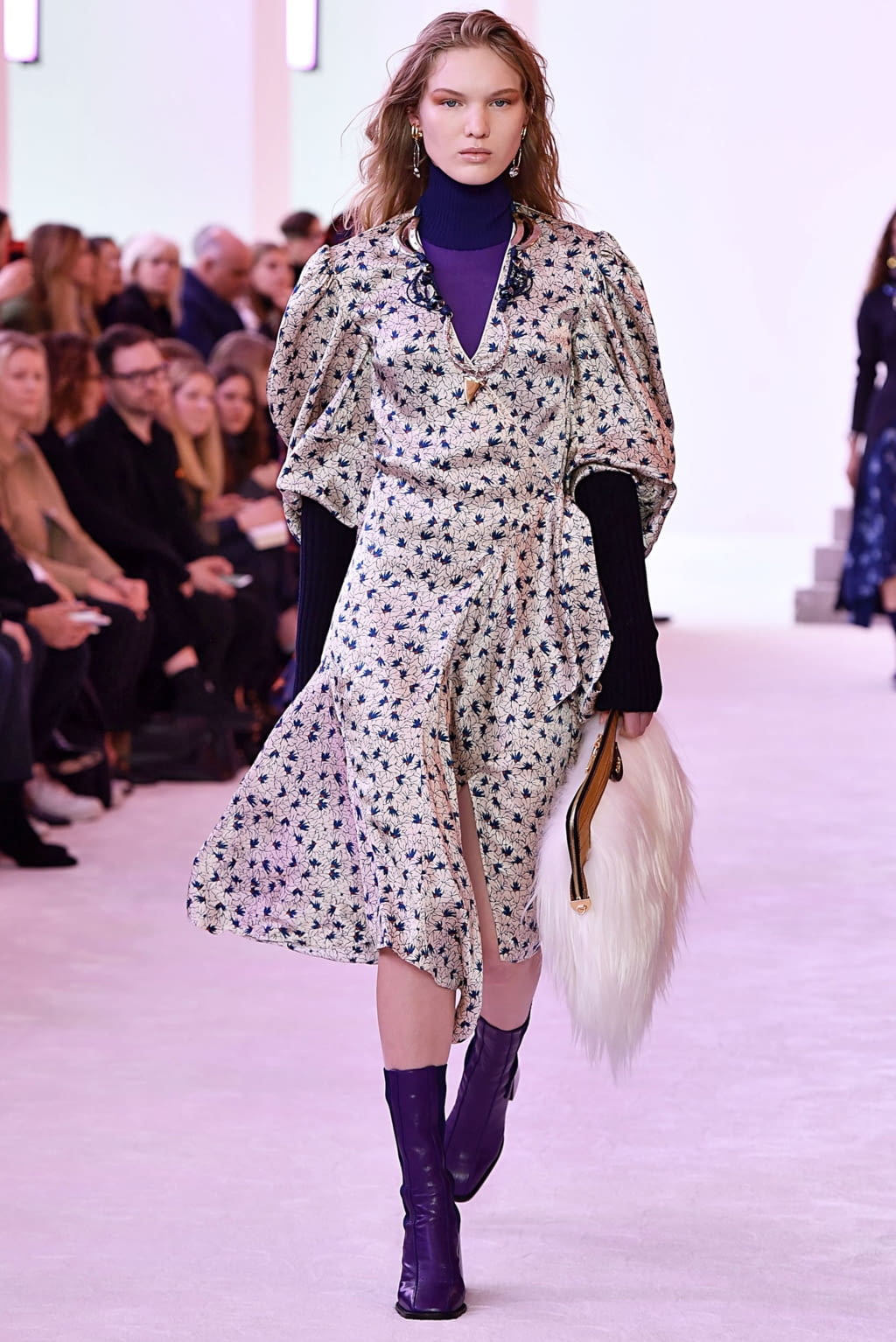 Fashion Week Paris Fall/Winter 2019 look 42 from the Chloé collection 女装
