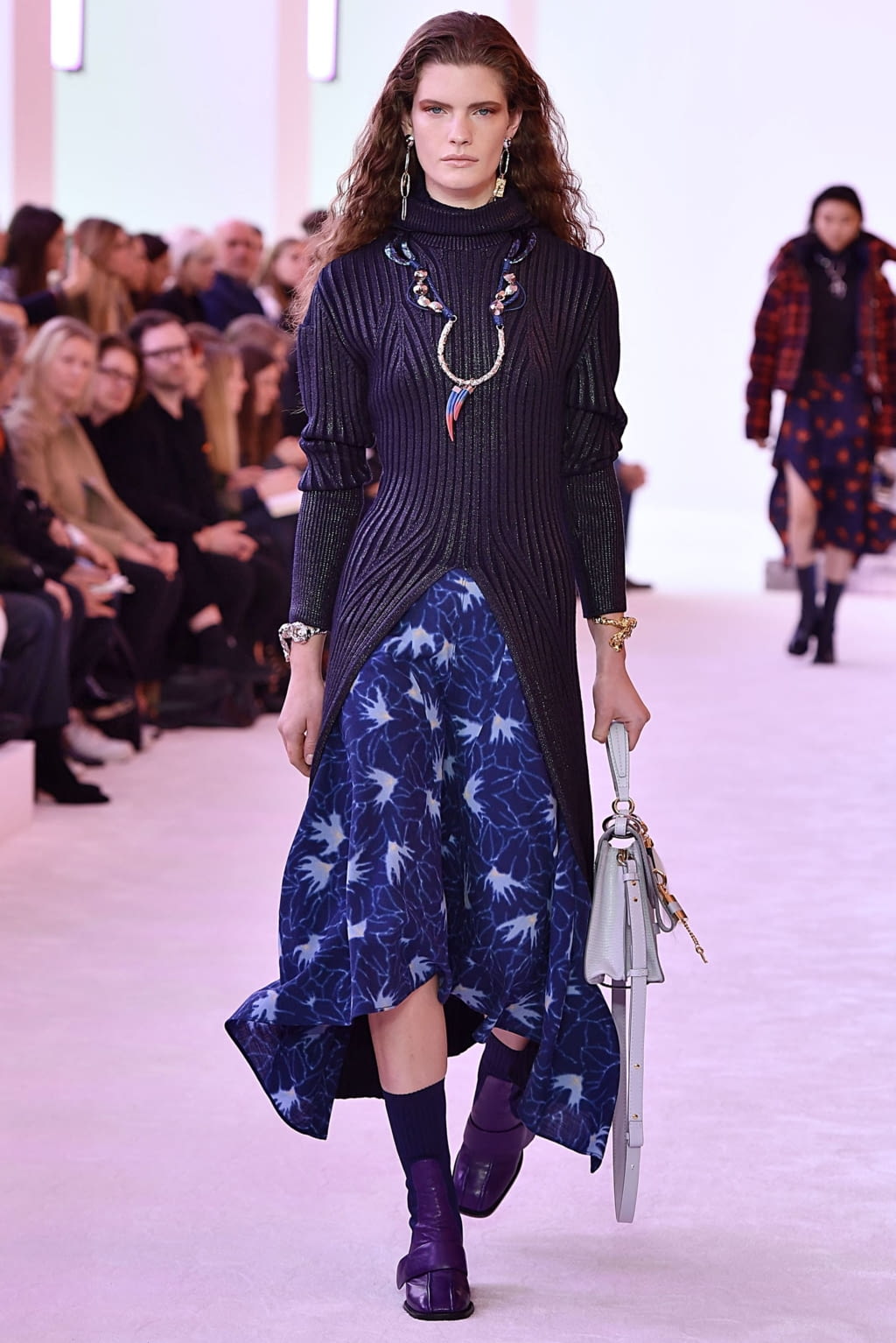 Fashion Week Paris Fall/Winter 2019 look 43 from the Chloé collection 女装