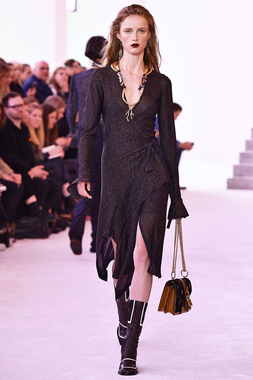 Fashion Week Paris Fall/Winter 2019 look 50 de la collection Chloé womenswear
