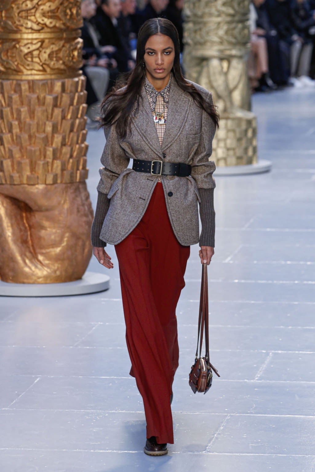Fashion Week Paris Fall/Winter 2020 look 2 from the Chloé collection womenswear