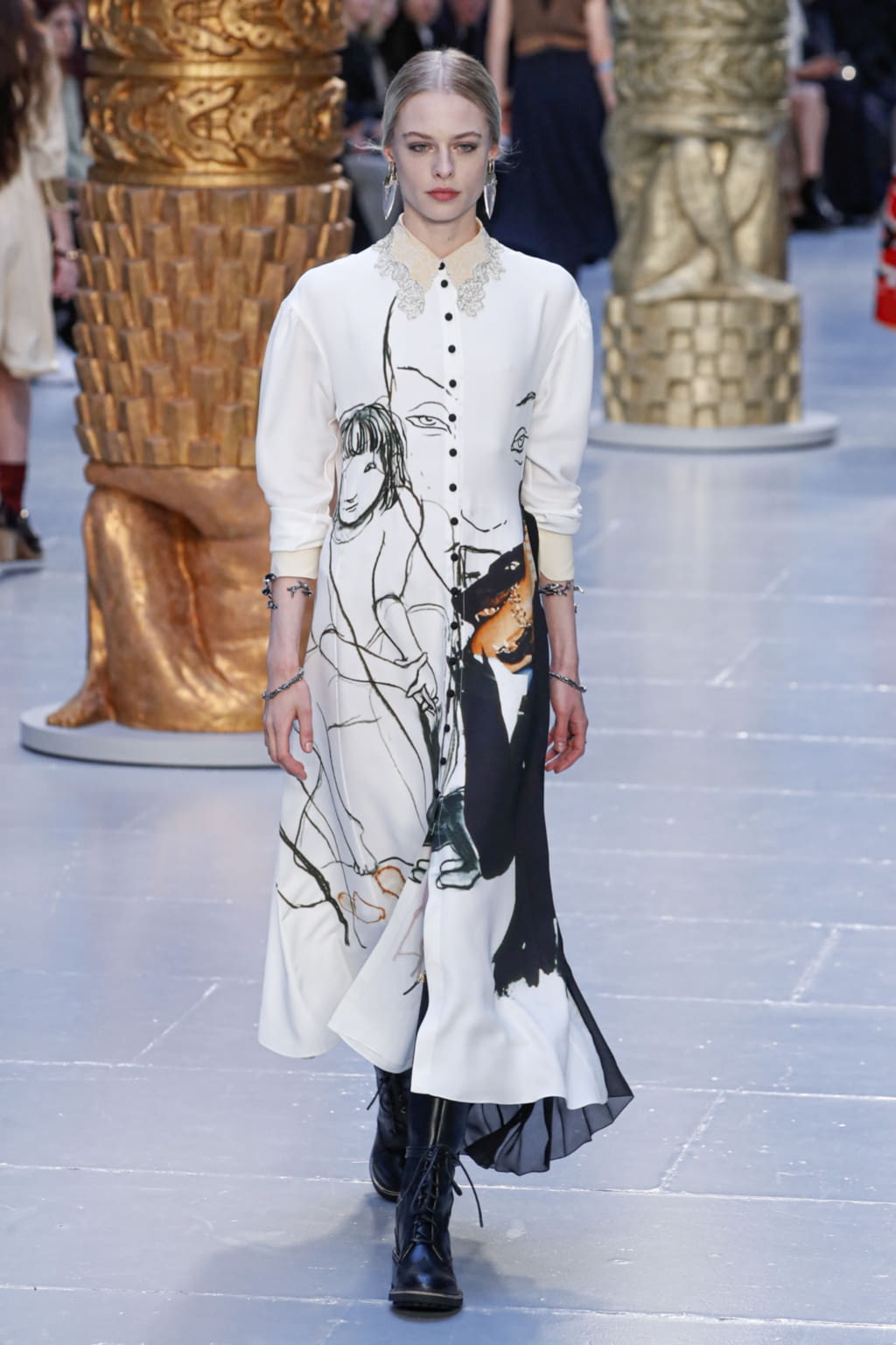 Fashion Week Paris Fall/Winter 2020 look 11 from the Chloé collection 女装
