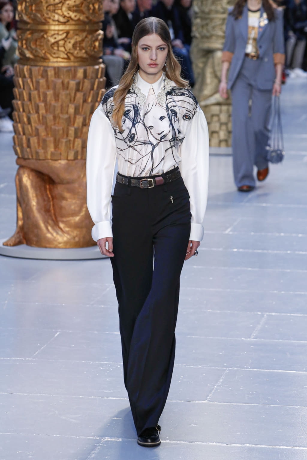 Fashion Week Paris Fall/Winter 2020 look 14 from the Chloé collection 女装