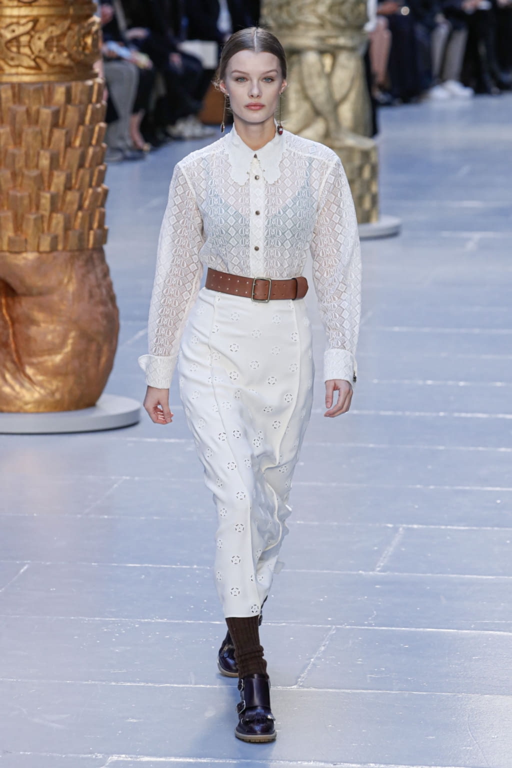 Fashion Week Paris Fall/Winter 2020 look 17 from the Chloé collection womenswear