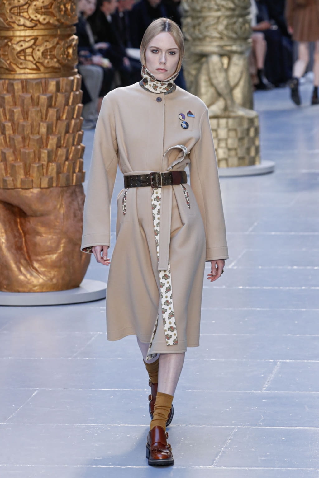 Fashion Week Paris Fall/Winter 2020 look 22 from the Chloé collection womenswear