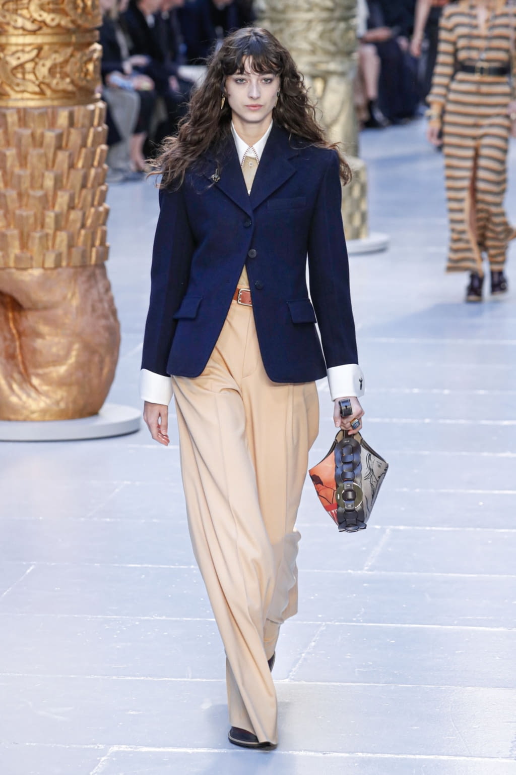 Fashion Week Paris Fall/Winter 2020 look 35 from the Chloé collection womenswear