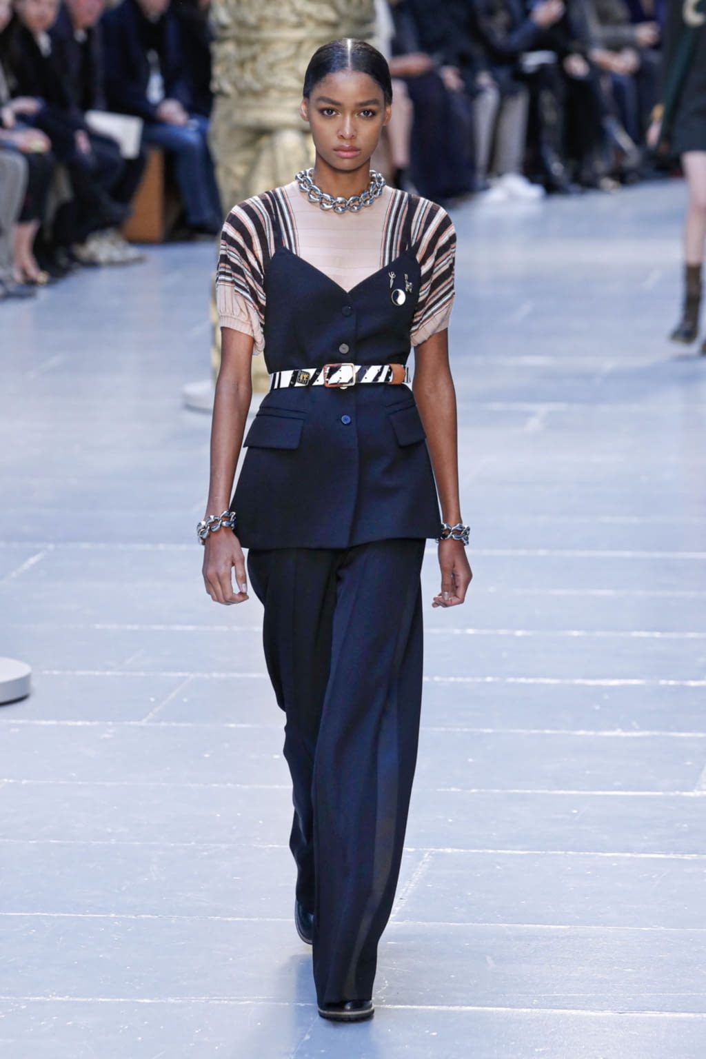 Fashion Week Paris Fall/Winter 2020 look 37 from the Chloé collection 女装