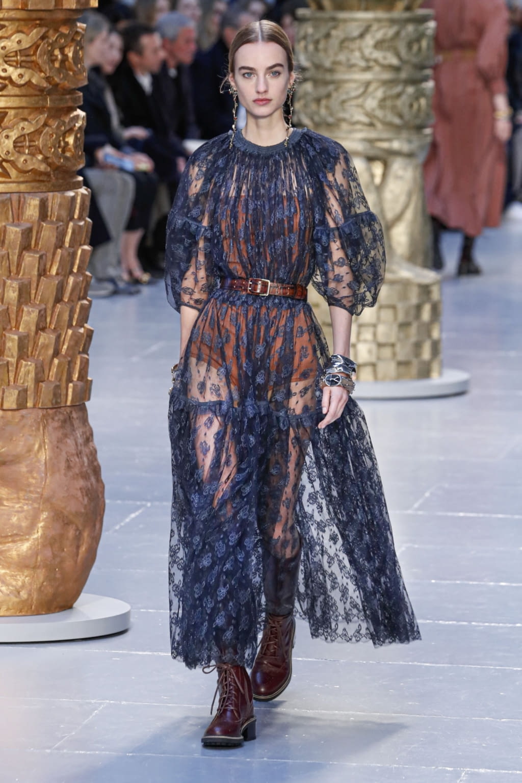 Fashion Week Paris Fall/Winter 2020 look 43 from the Chloé collection 女装