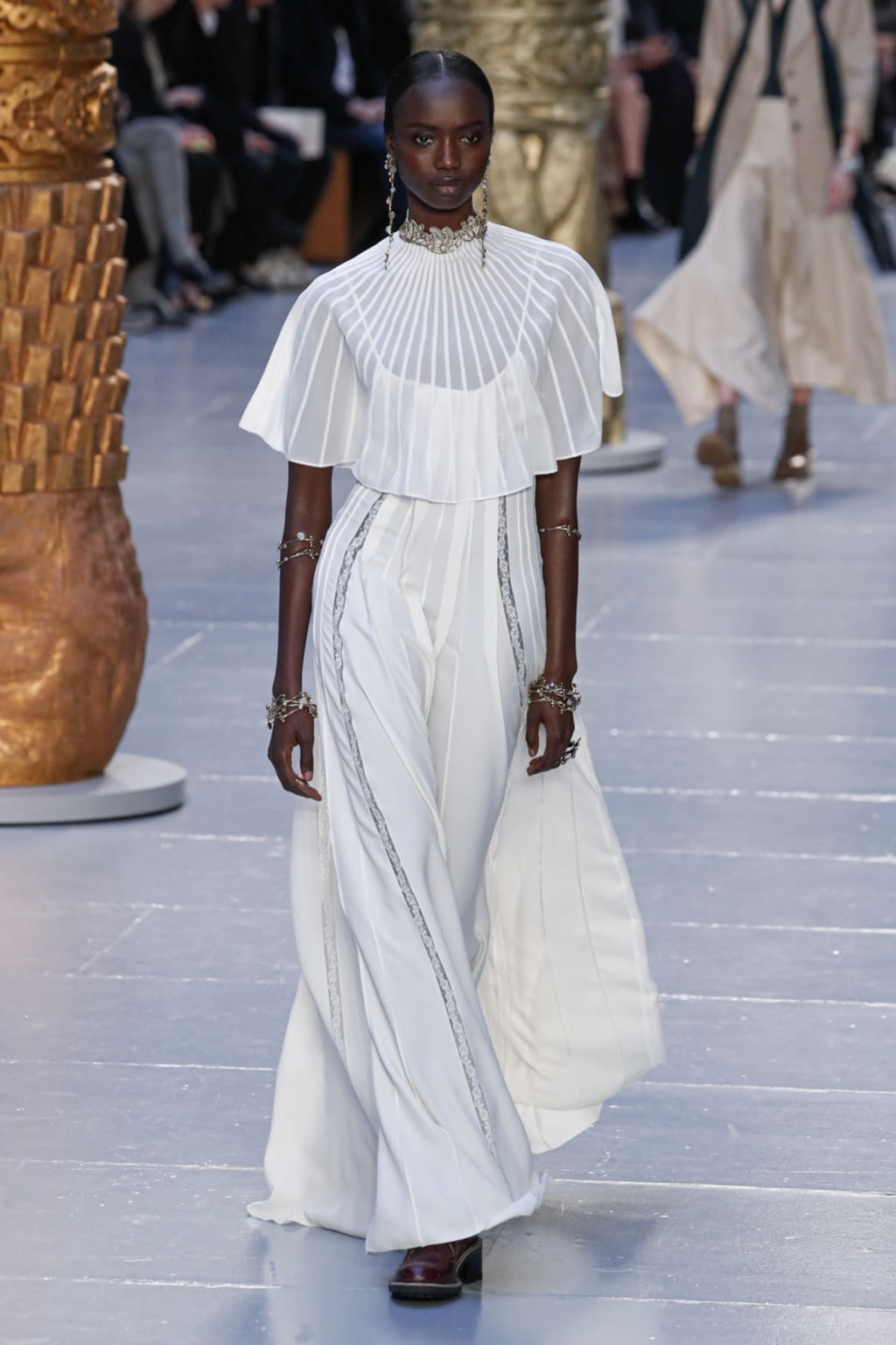 Fashion Week Paris Fall/Winter 2020 look 48 from the Chloé collection womenswear