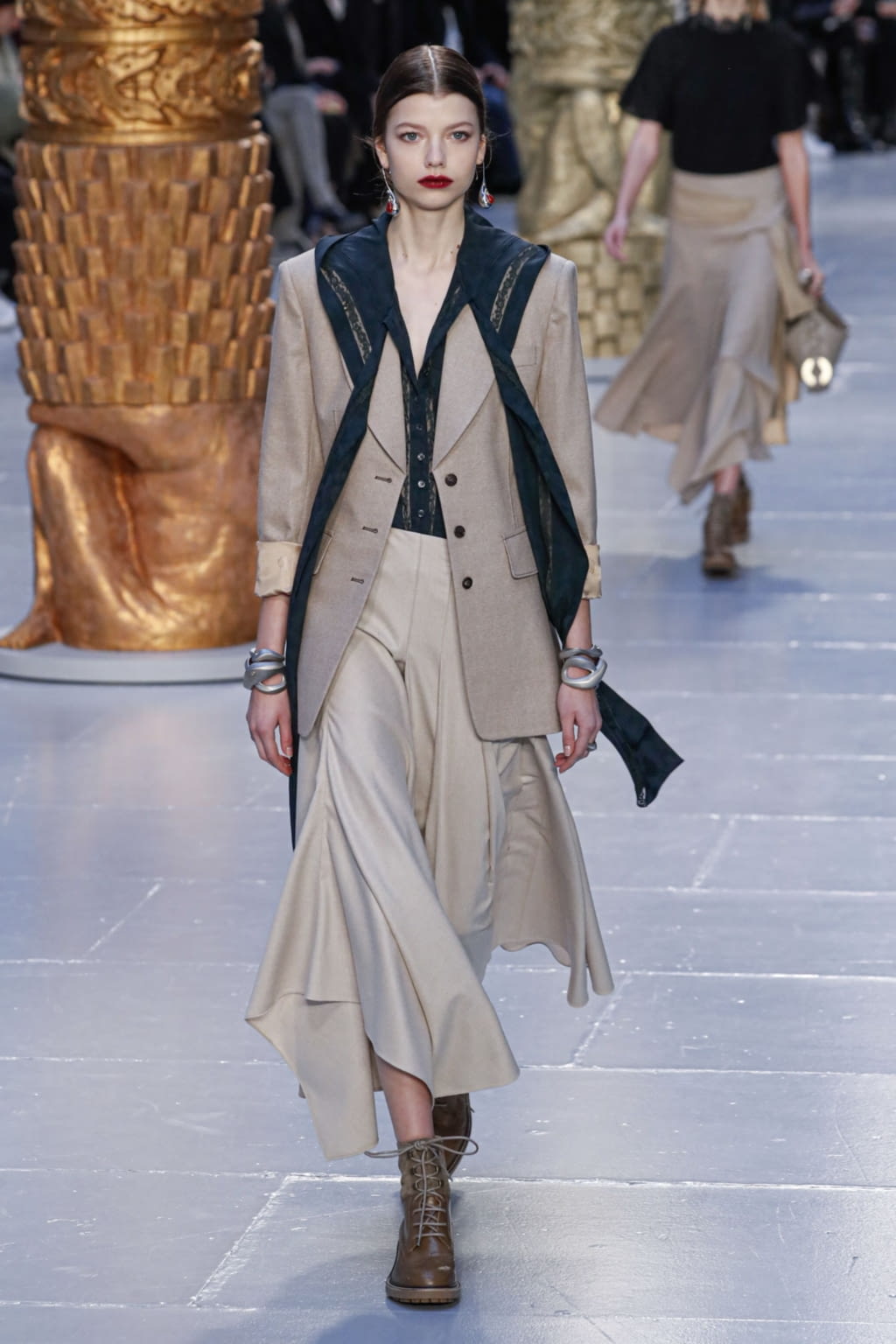 Fashion Week Paris Fall/Winter 2020 look 49 from the Chloé collection womenswear