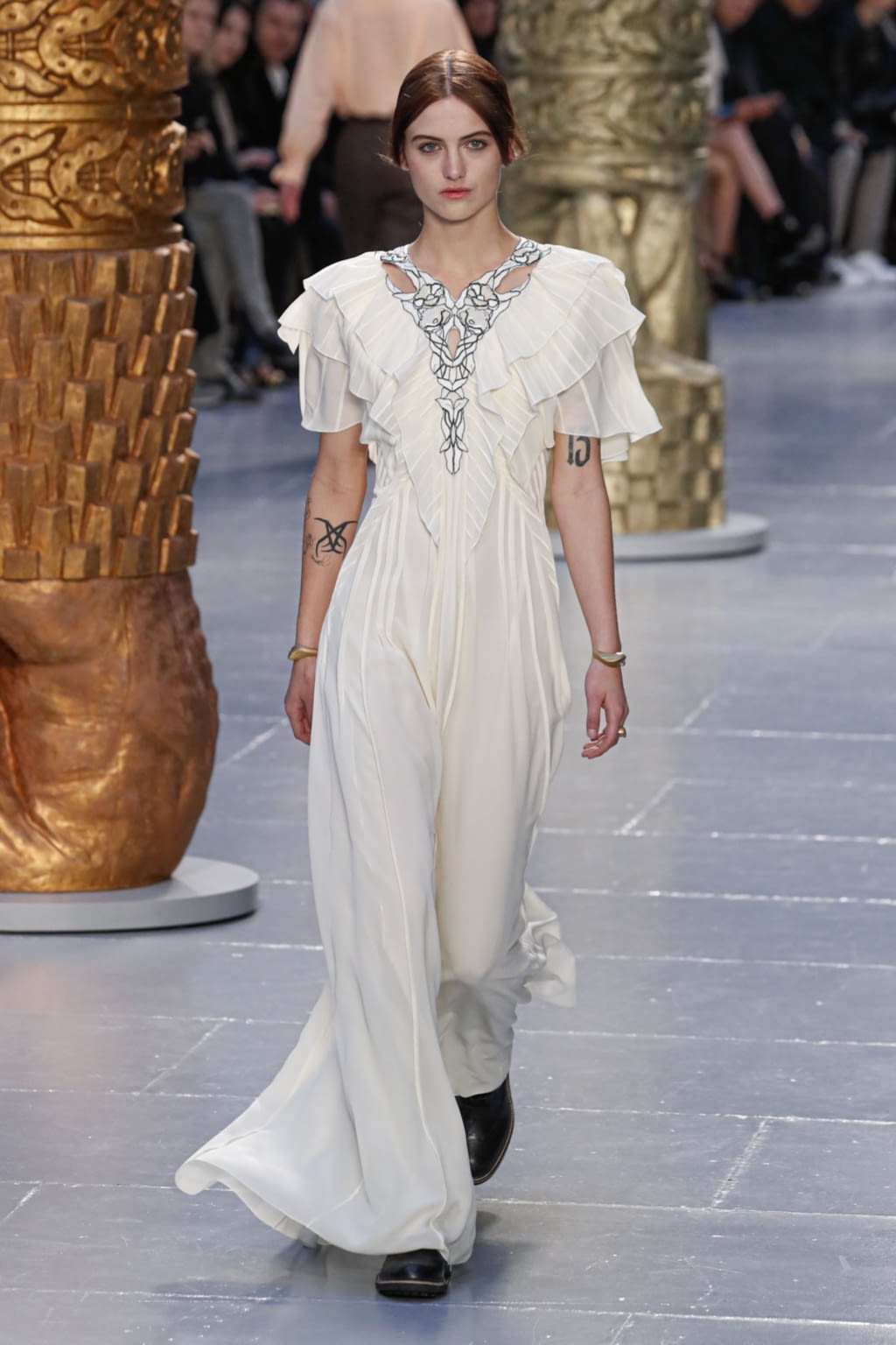 Fashion Week Paris Fall/Winter 2020 look 56 from the Chloé collection womenswear