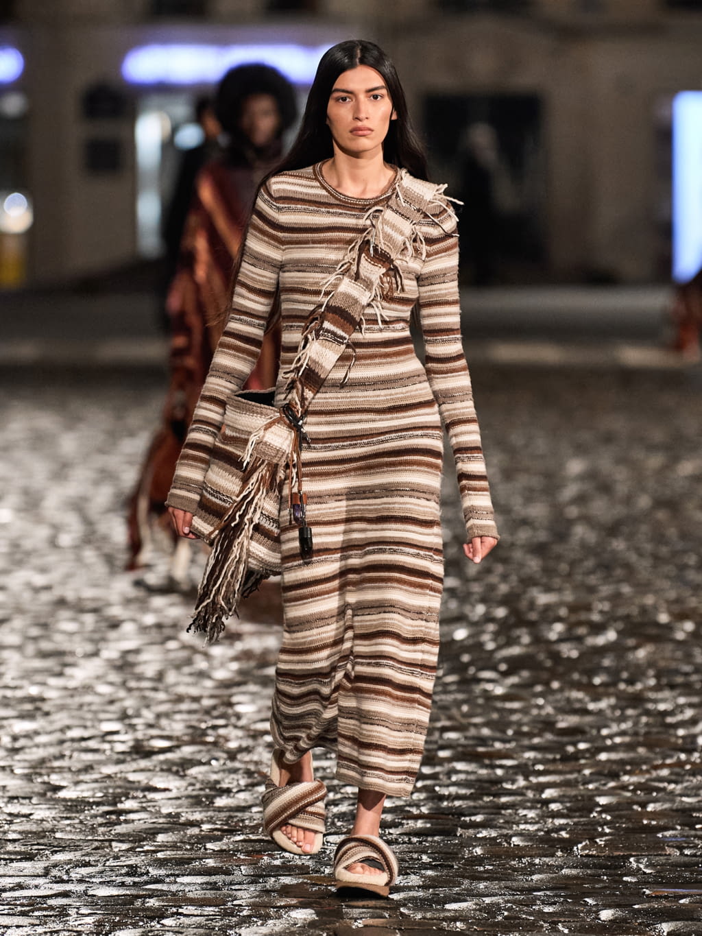 Fashion Week Paris Fall/Winter 2021 look 2 from the Chloé collection 女装