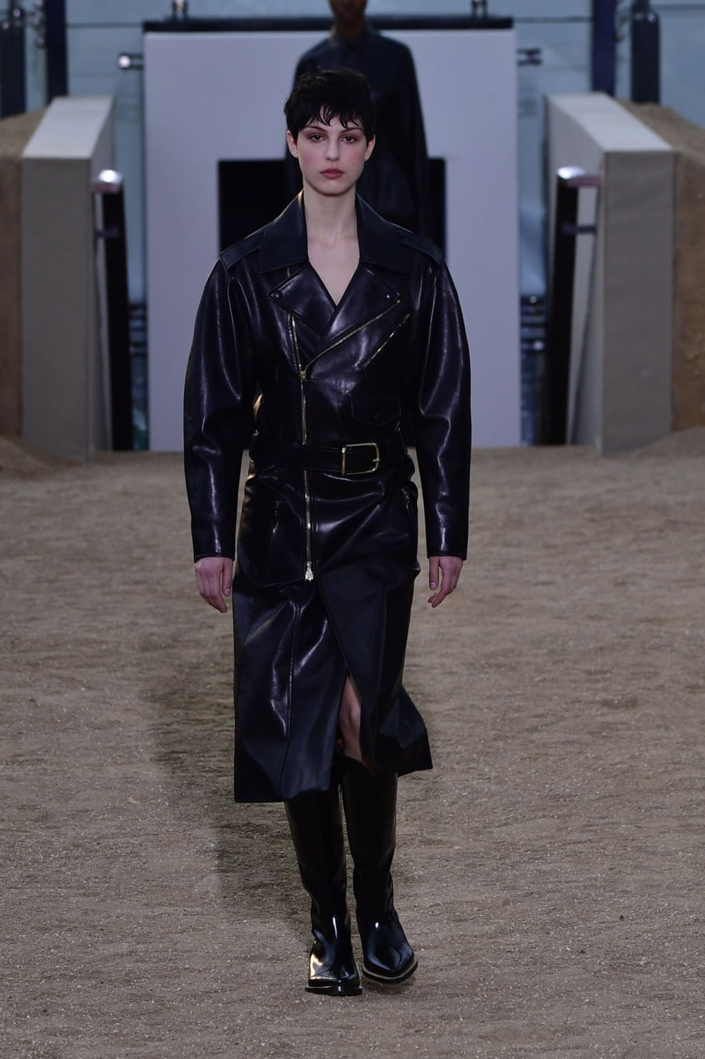 Fashion Week Paris Fall/Winter 2022 look 1 from the Chloé collection 女装