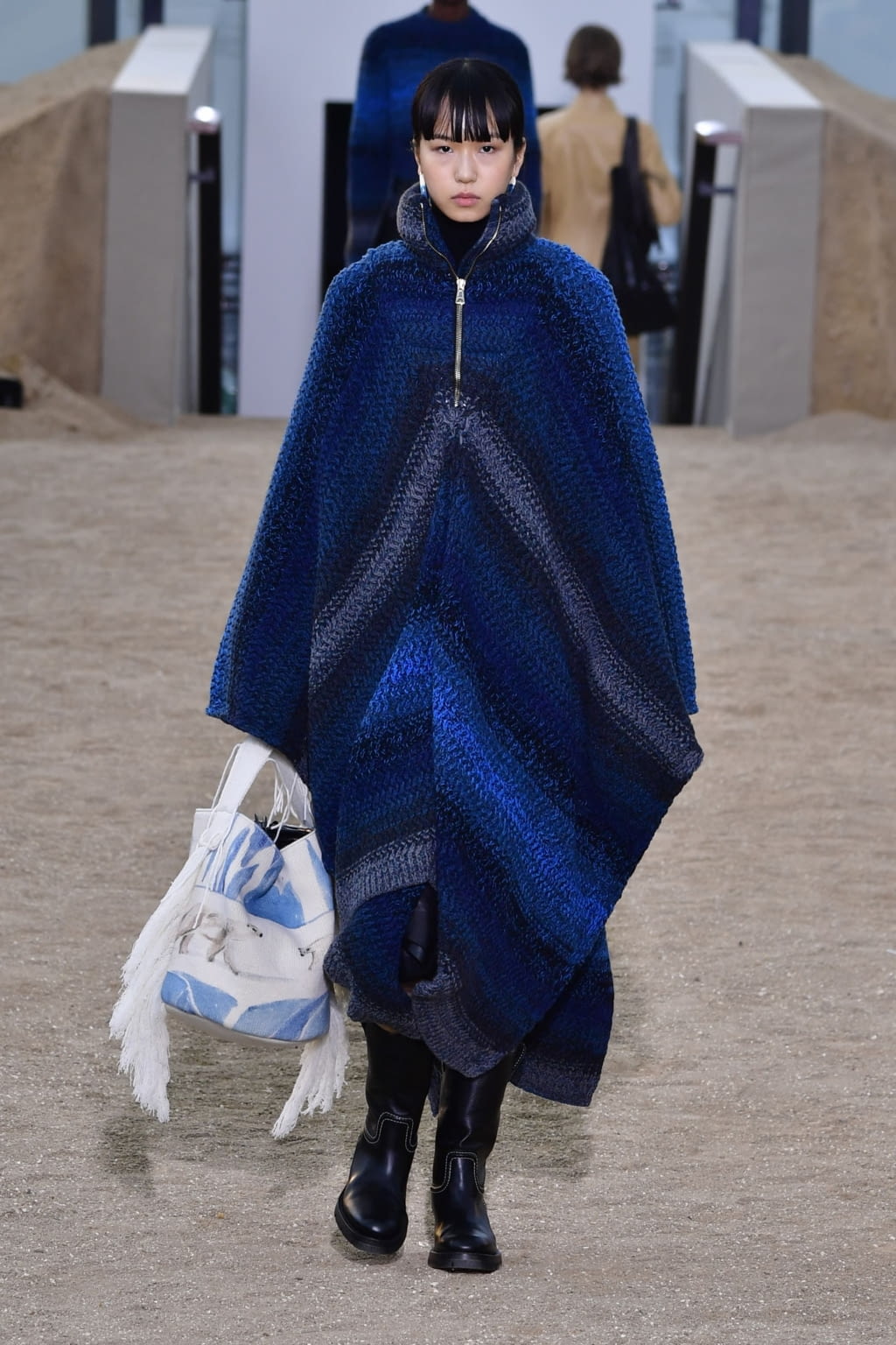 Fashion Week Paris Fall/Winter 2022 look 9 from the Chloé collection womenswear