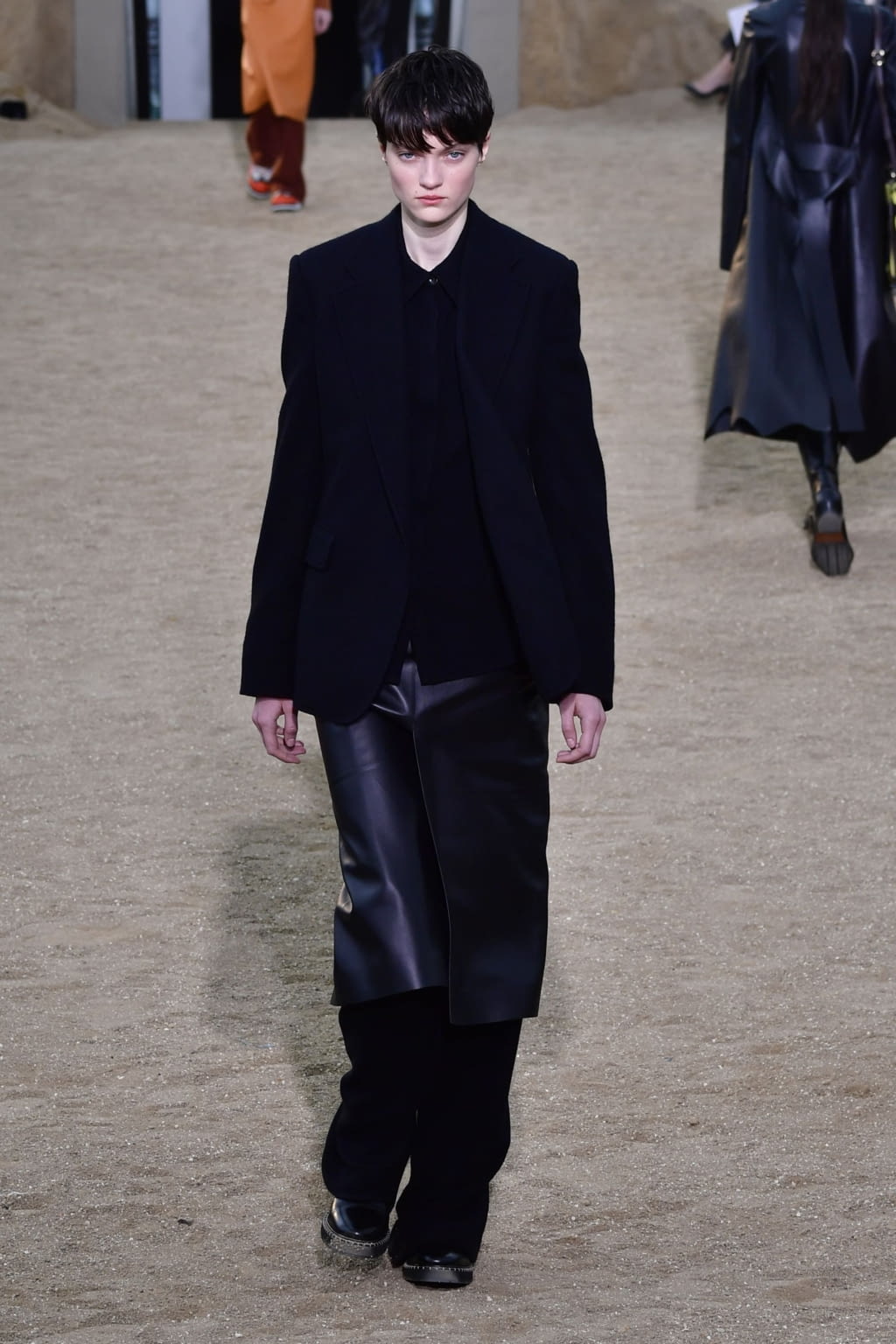 Fashion Week Paris Fall/Winter 2022 look 13 from the Chloé collection womenswear
