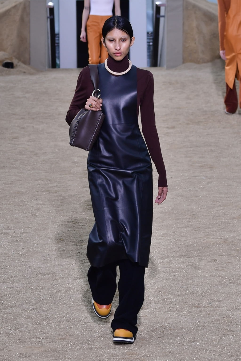 Fashion Week Paris Fall/Winter 2022 look 16 from the Chloé collection 女装