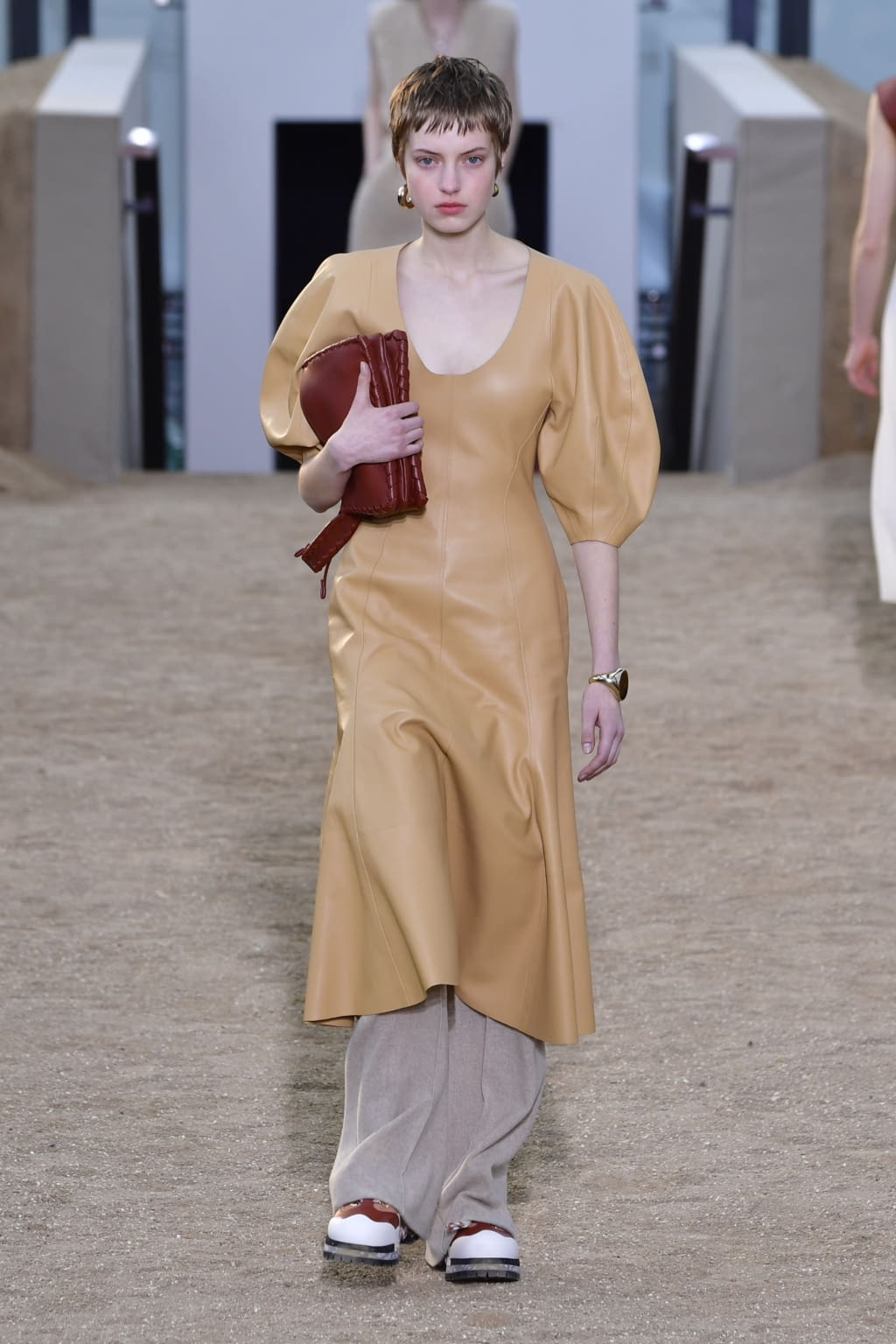 Fashion Week Paris Fall/Winter 2022 look 25 from the Chloé collection 女装