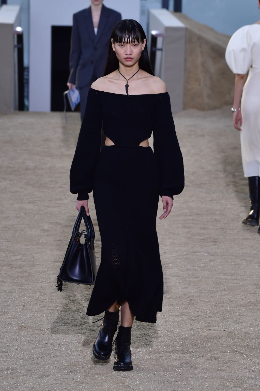 Fashion Week Paris Fall/Winter 2022 look 29 from the Chloé collection 女装