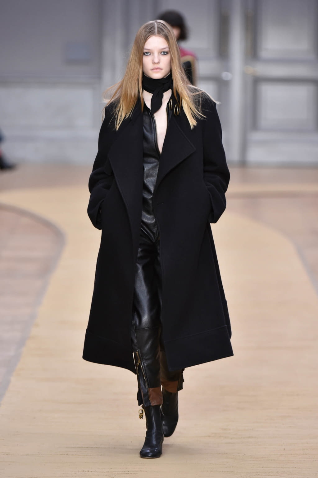 Fashion Week Paris Fall/Winter 2016 look 3 from the Chloé collection womenswear