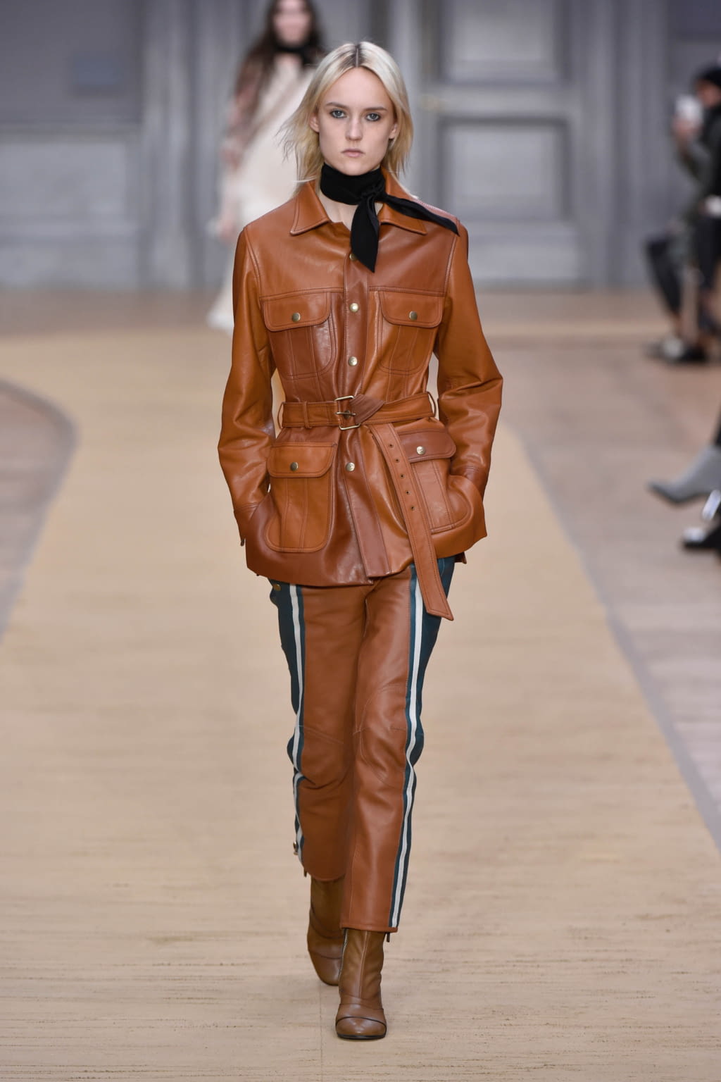 Fashion Week Paris Fall/Winter 2016 look 7 from the Chloé collection womenswear