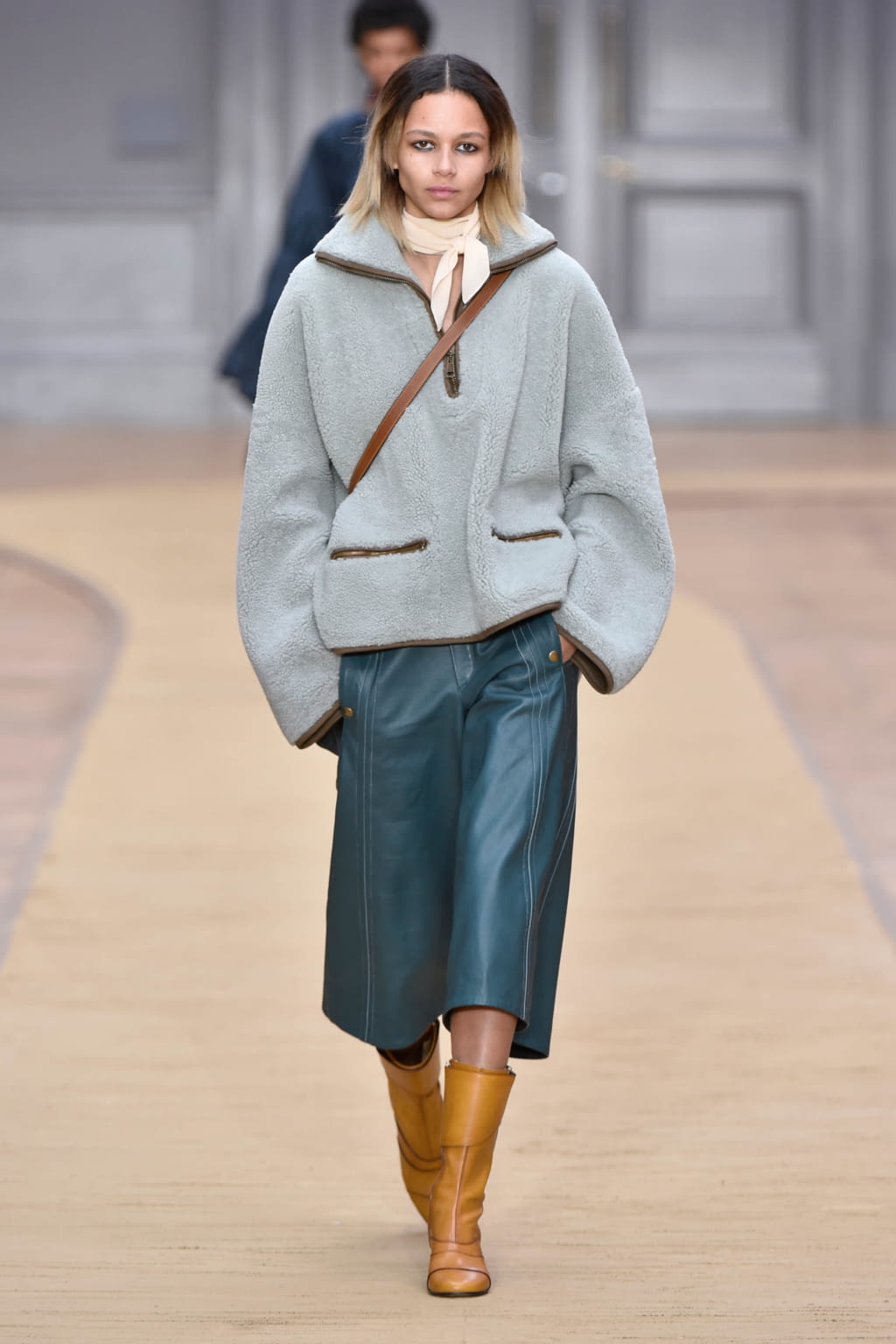 Fashion Week Paris Fall/Winter 2016 look 26 from the Chloé collection womenswear