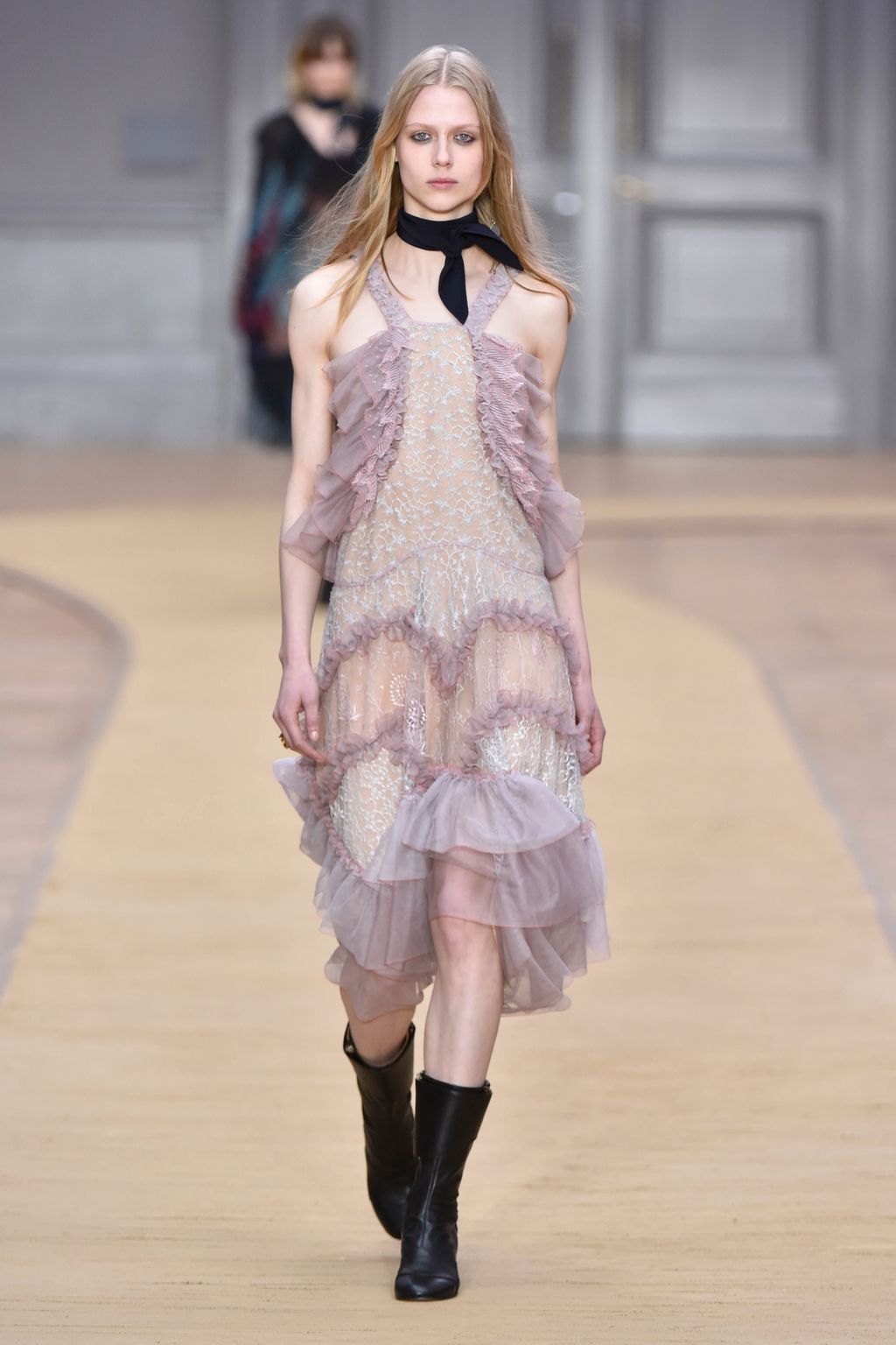 Fashion Week Paris Fall/Winter 2016 look 29 from the Chloé collection womenswear