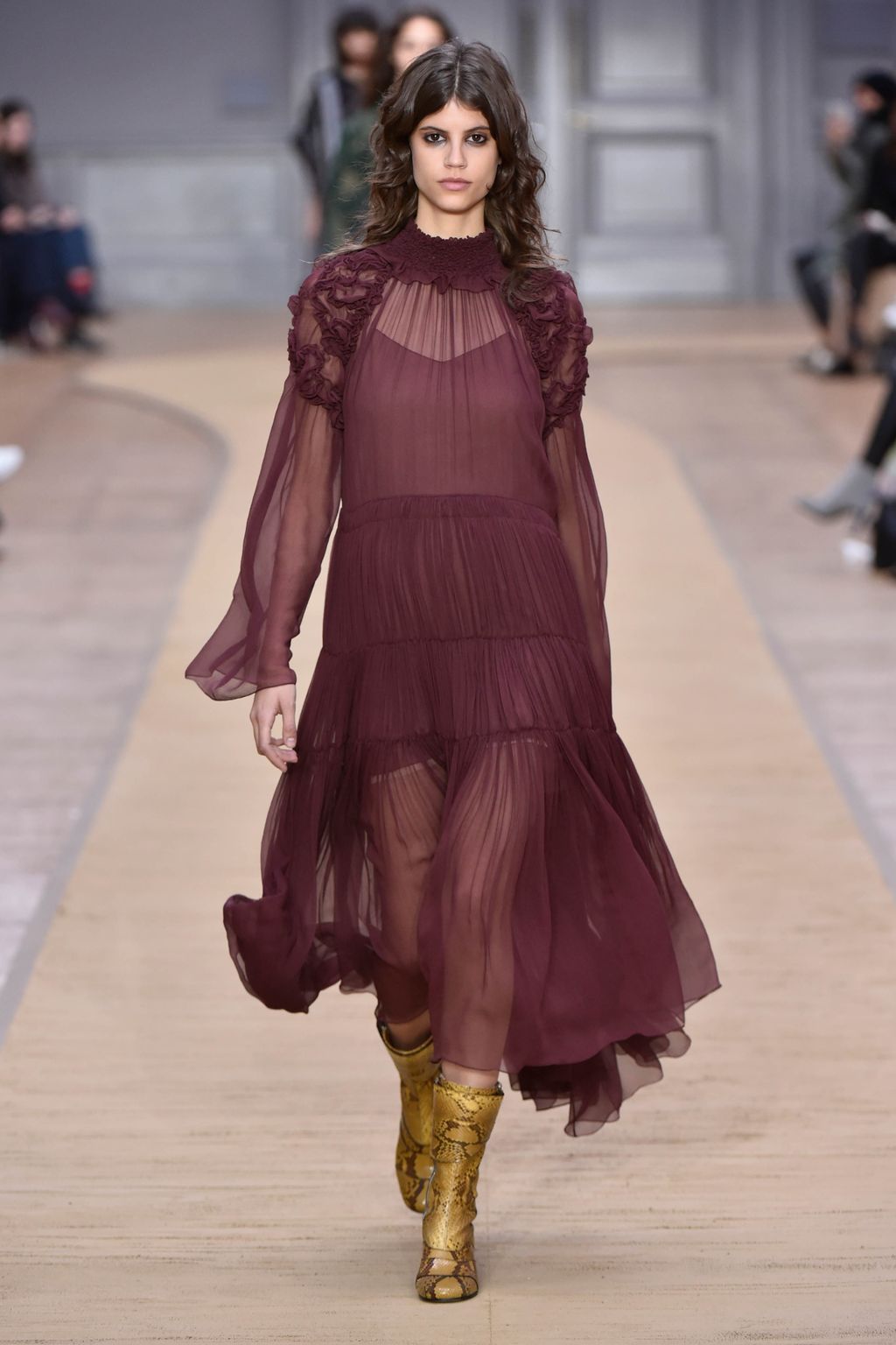 Fashion Week Paris Fall/Winter 2016 look 33 from the Chloé collection womenswear
