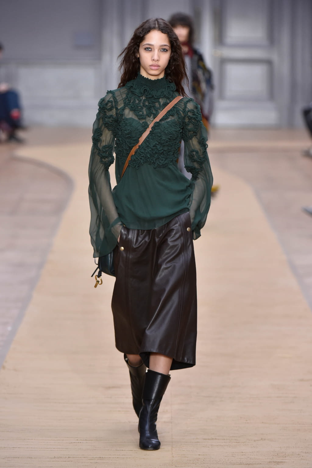 Fashion Week Paris Fall/Winter 2016 look 34 from the Chloé collection 女装