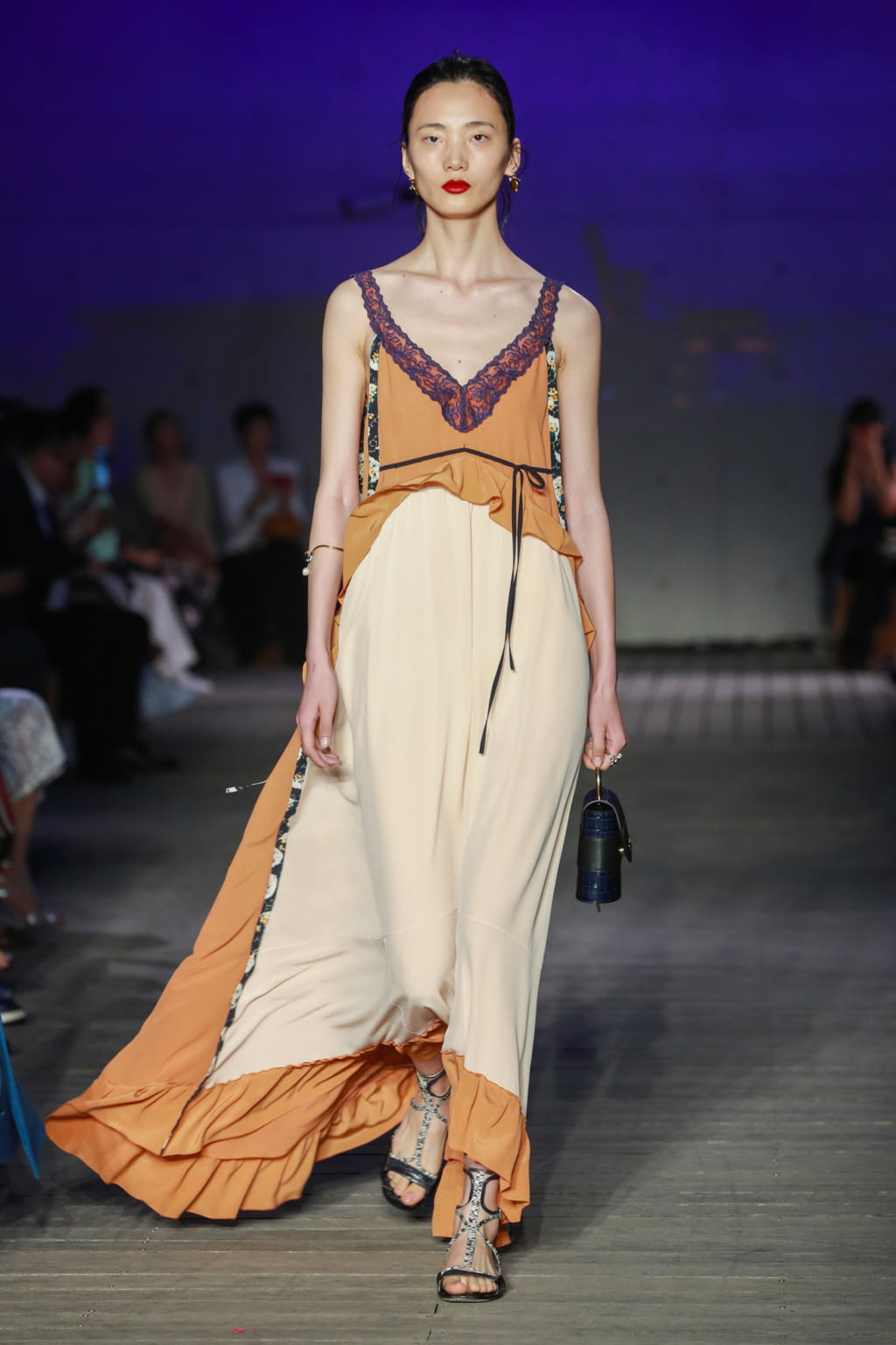 Fashion Week Paris Resort 2020 look 22 from the Chloé collection womenswear