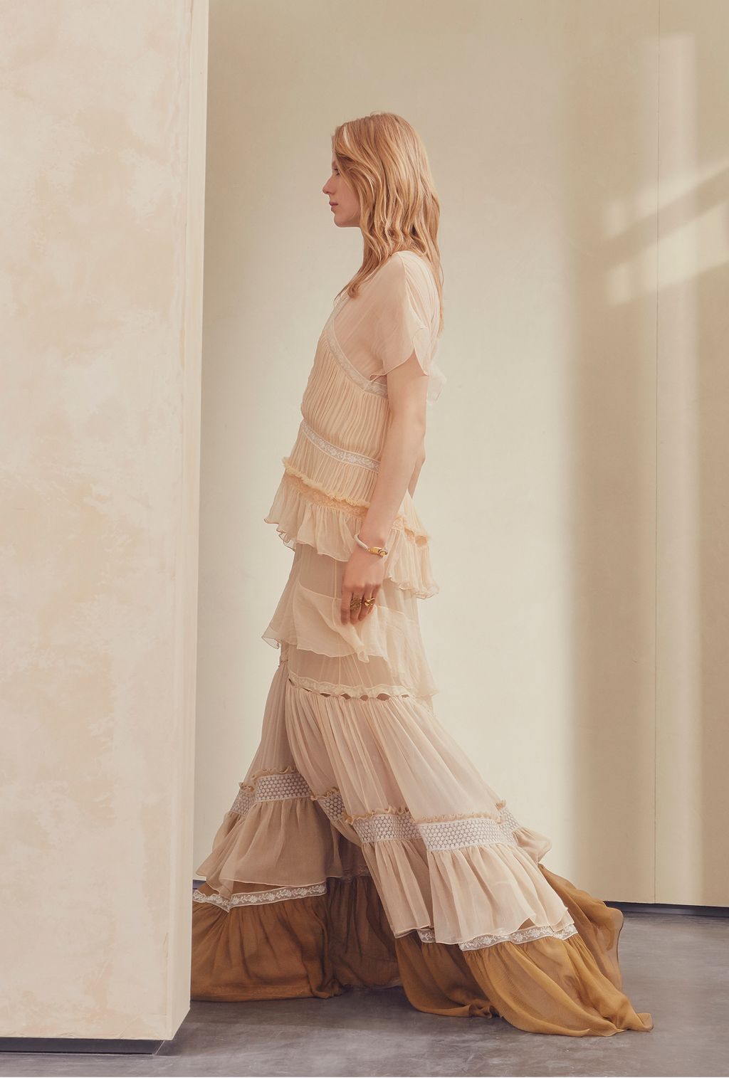 Fashion Week Paris Resort 2017 look 17 from the Chloé collection womenswear