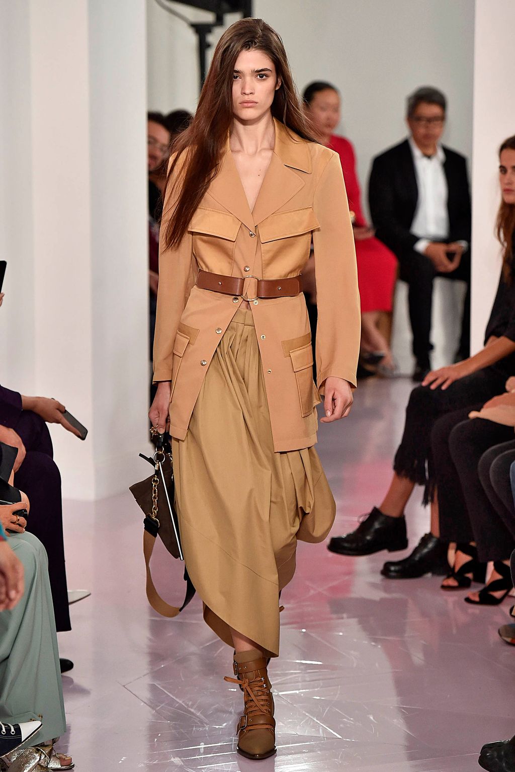 Fashion Week Paris Spring/Summer 2018 look 24 from the Chloé collection 女装