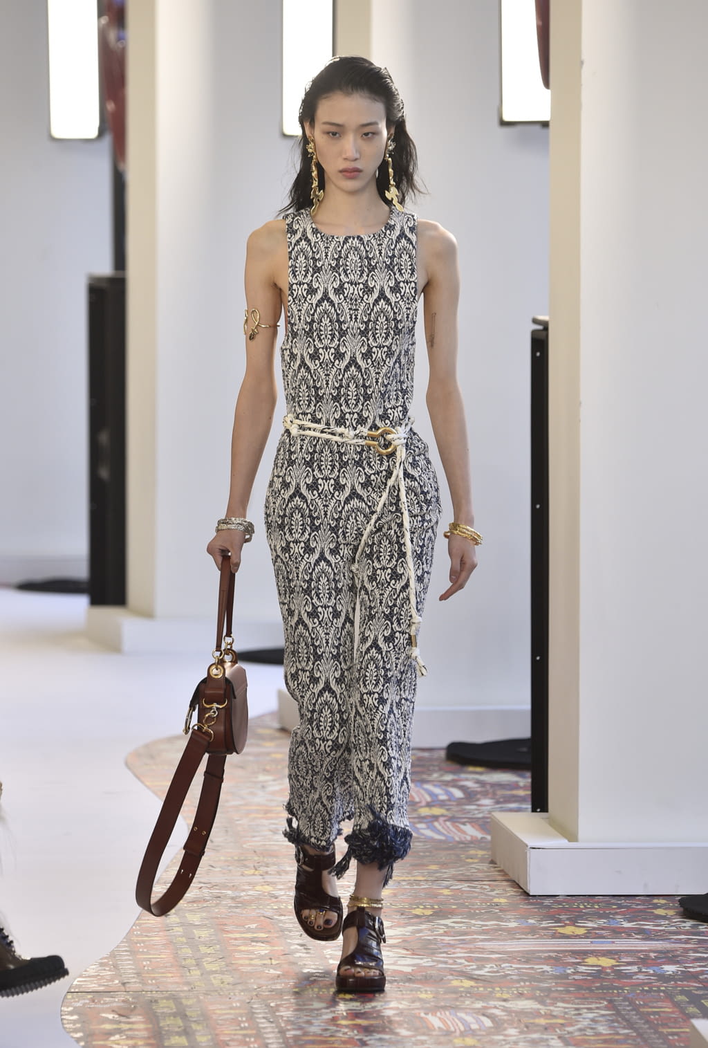 Fashion Week Paris Spring/Summer 2019 look 8 from the Chloé collection womenswear