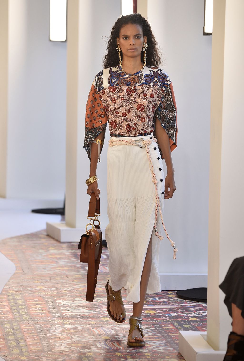Fashion Week Paris Spring/Summer 2019 look 21 from the Chloé collection womenswear