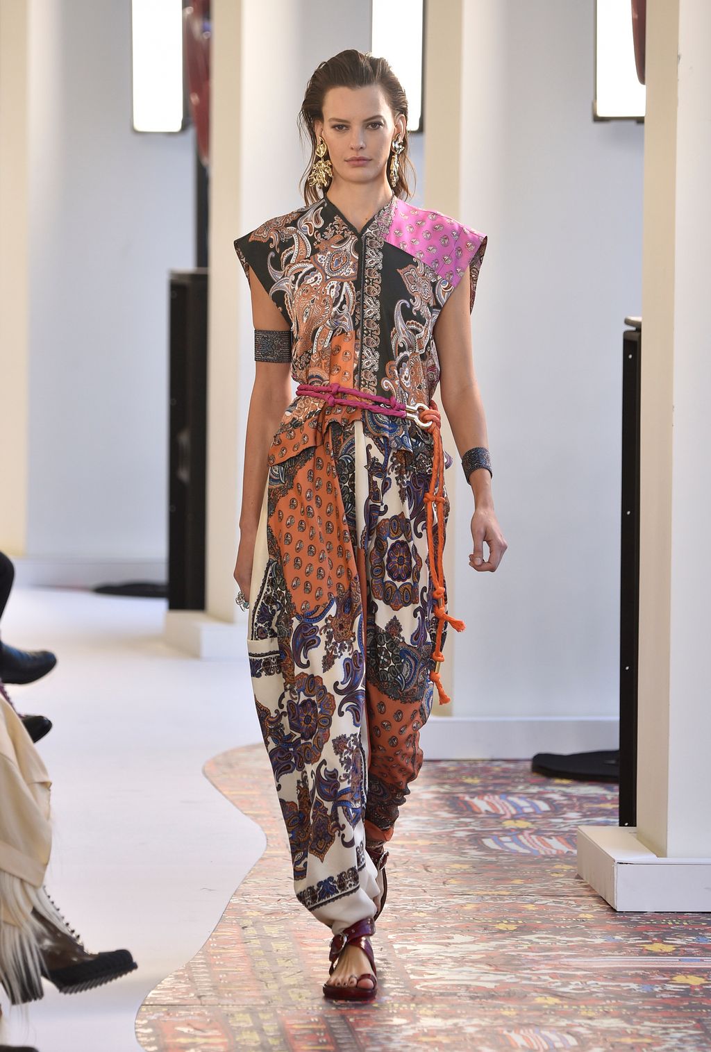 Fashion Week Paris Spring/Summer 2019 look 23 from the Chloé collection womenswear