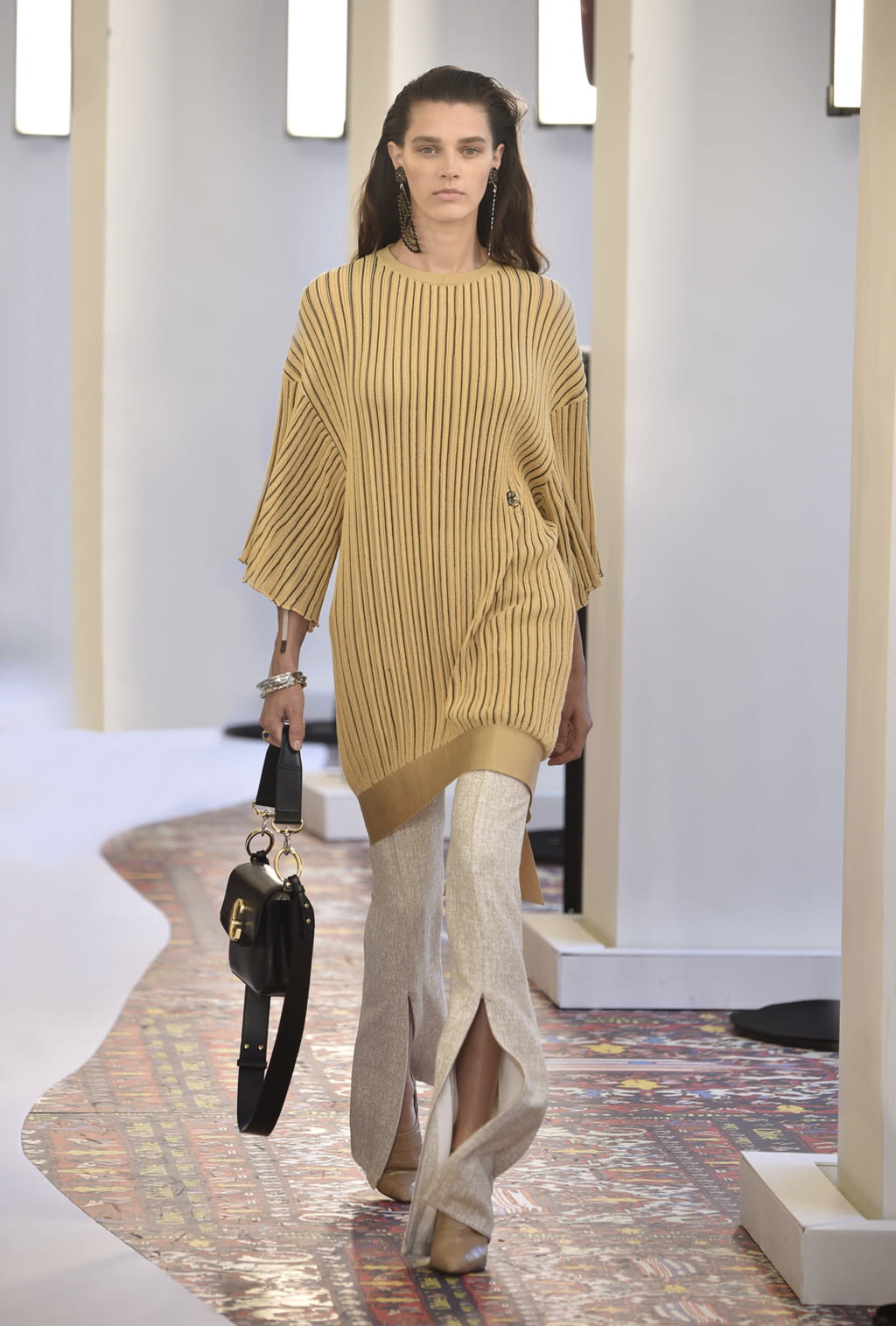 Fashion Week Paris Spring/Summer 2019 look 36 from the Chloé collection womenswear