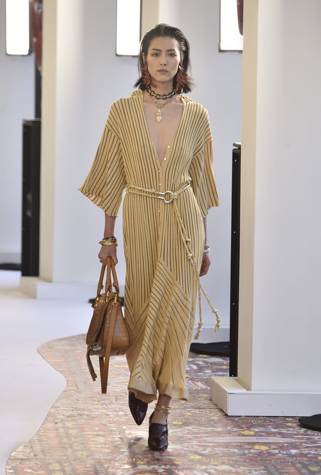 Fashion Week Paris Spring/Summer 2019 look 37 from the Chloé collection 女装