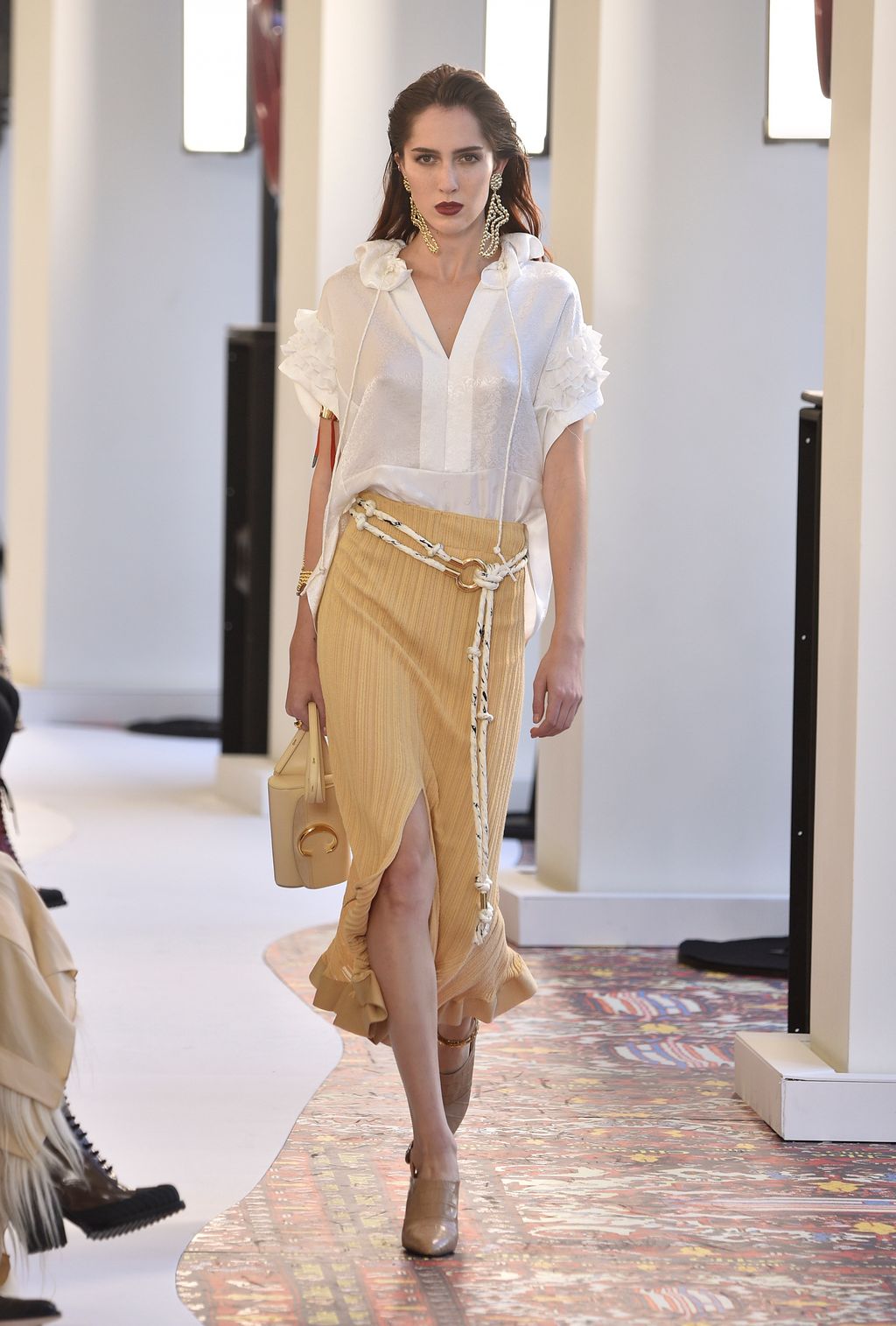 Fashion Week Paris Spring/Summer 2019 look 43 from the Chloé collection womenswear