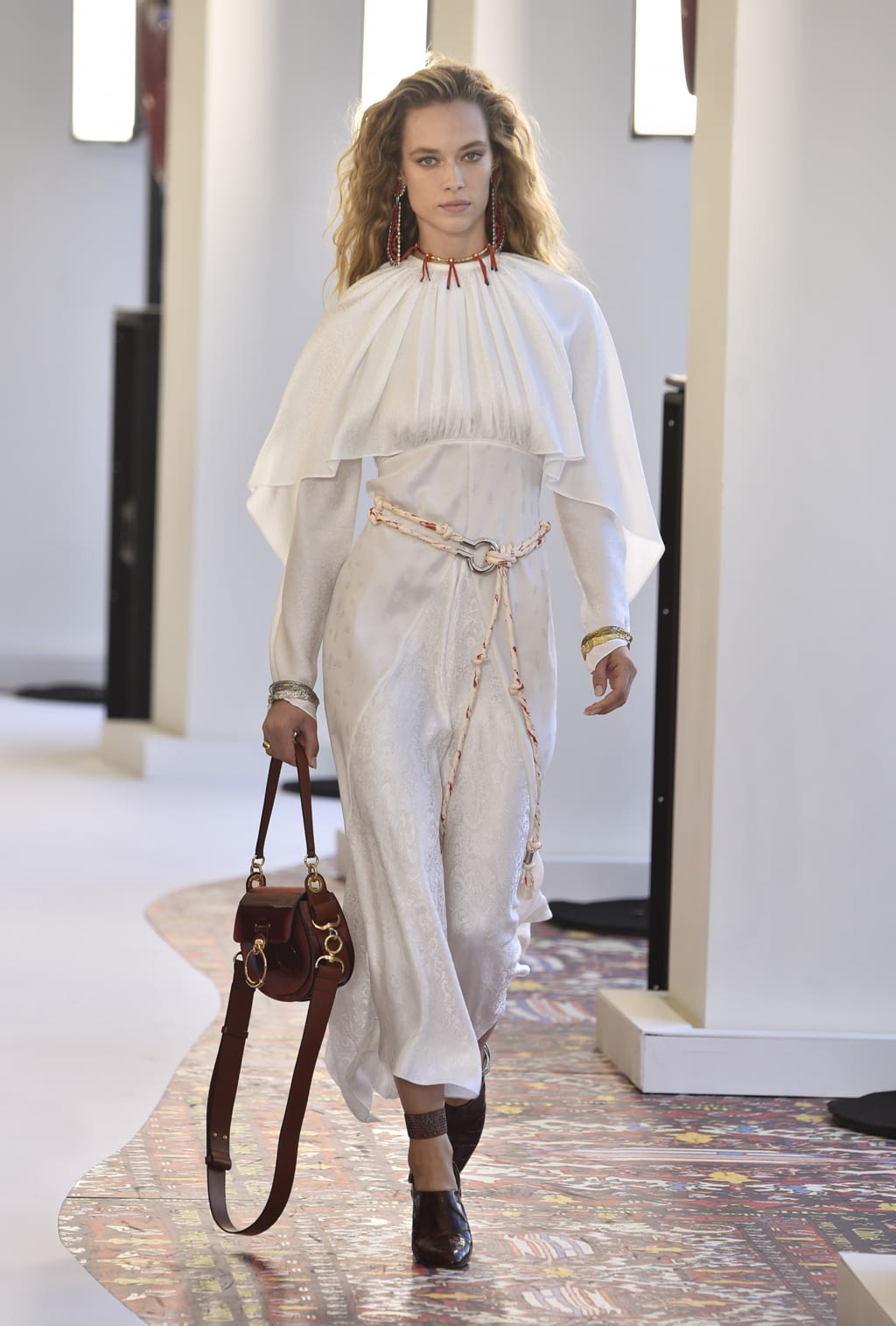 Fashion Week Paris Spring/Summer 2019 look 45 from the Chloé collection womenswear