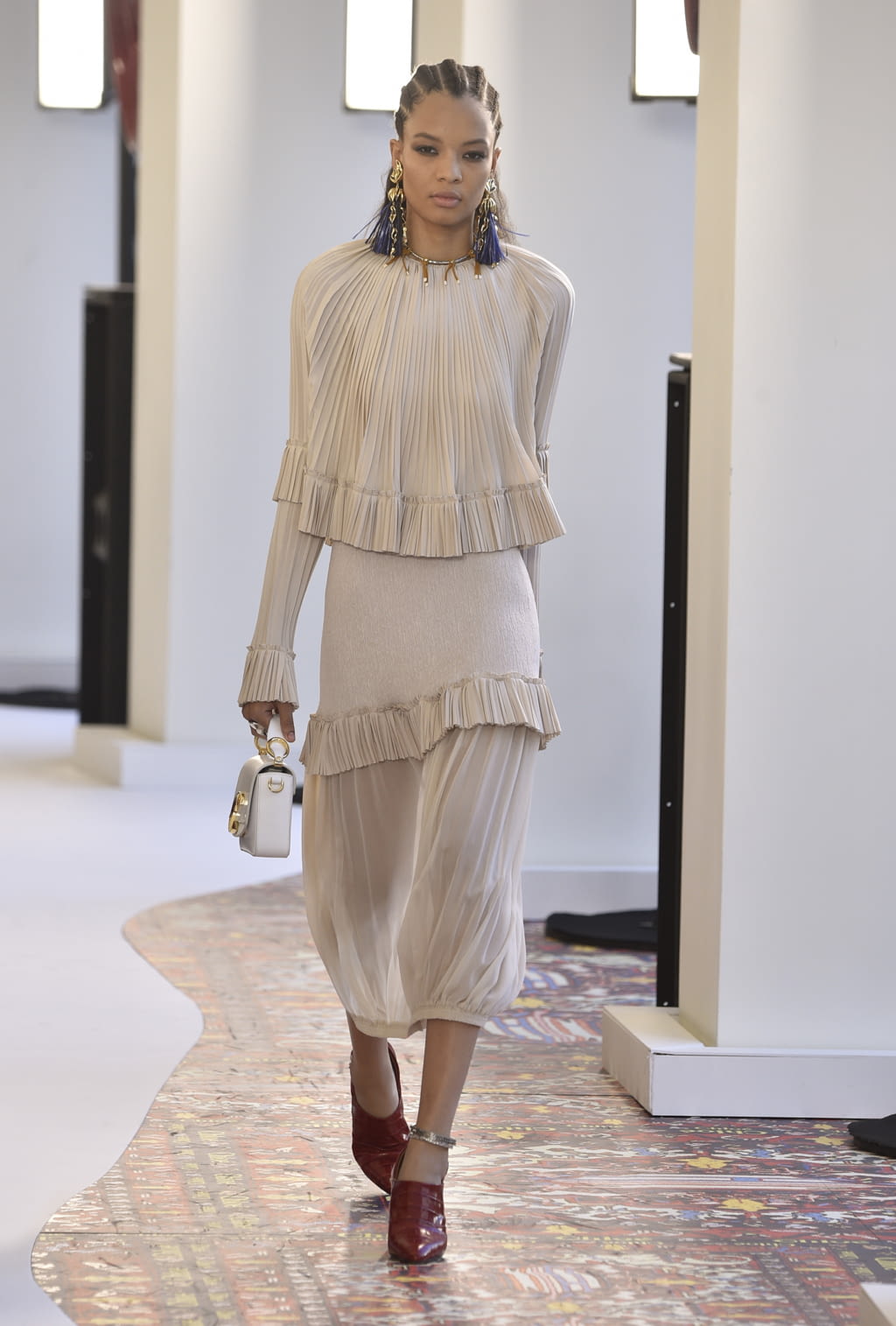 Fashion Week Paris Spring/Summer 2019 look 51 from the Chloé collection 女装
