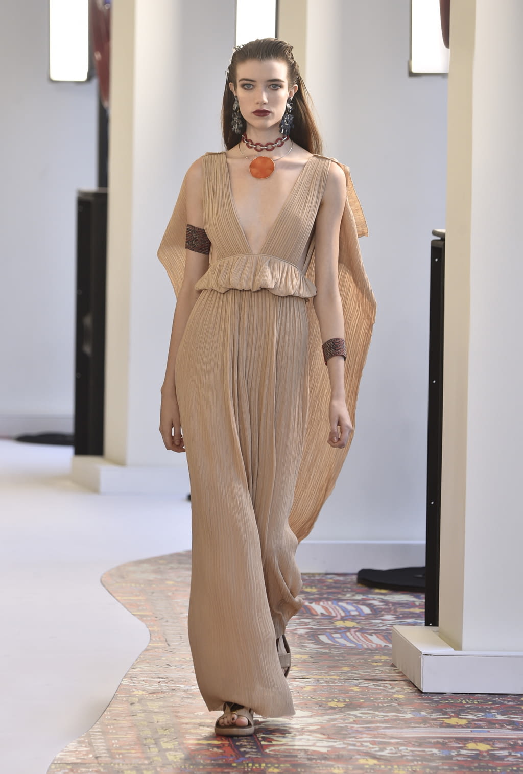 Fashion Week Paris Spring/Summer 2019 look 52 from the Chloé collection womenswear