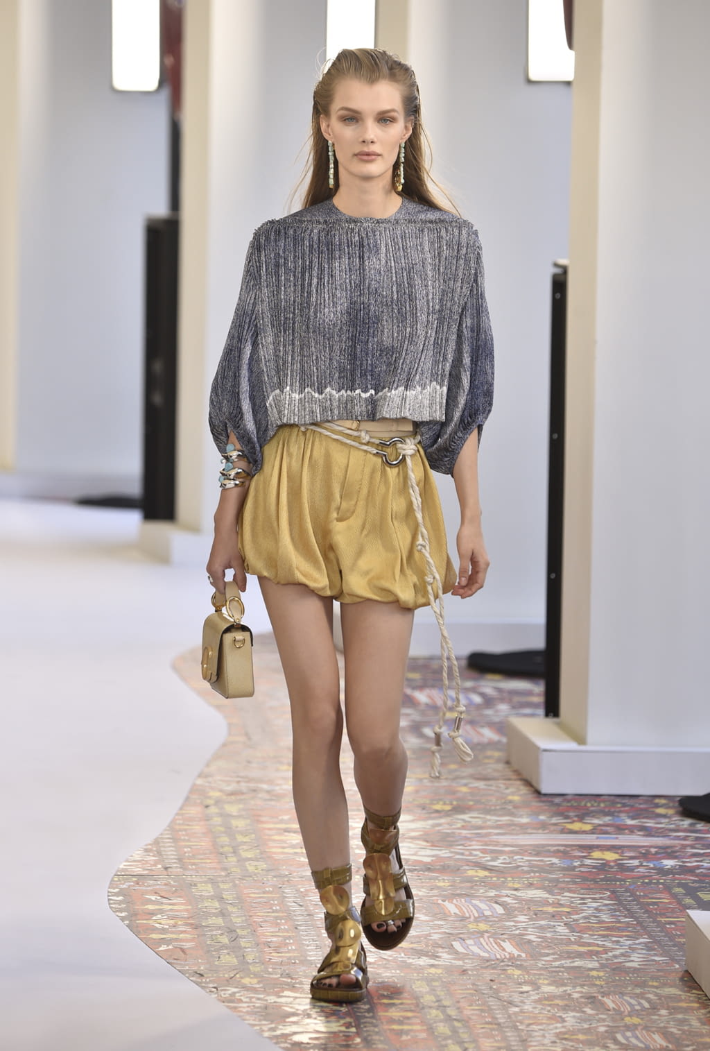 Fashion Week Paris Spring/Summer 2019 look 55 from the Chloé collection 女装