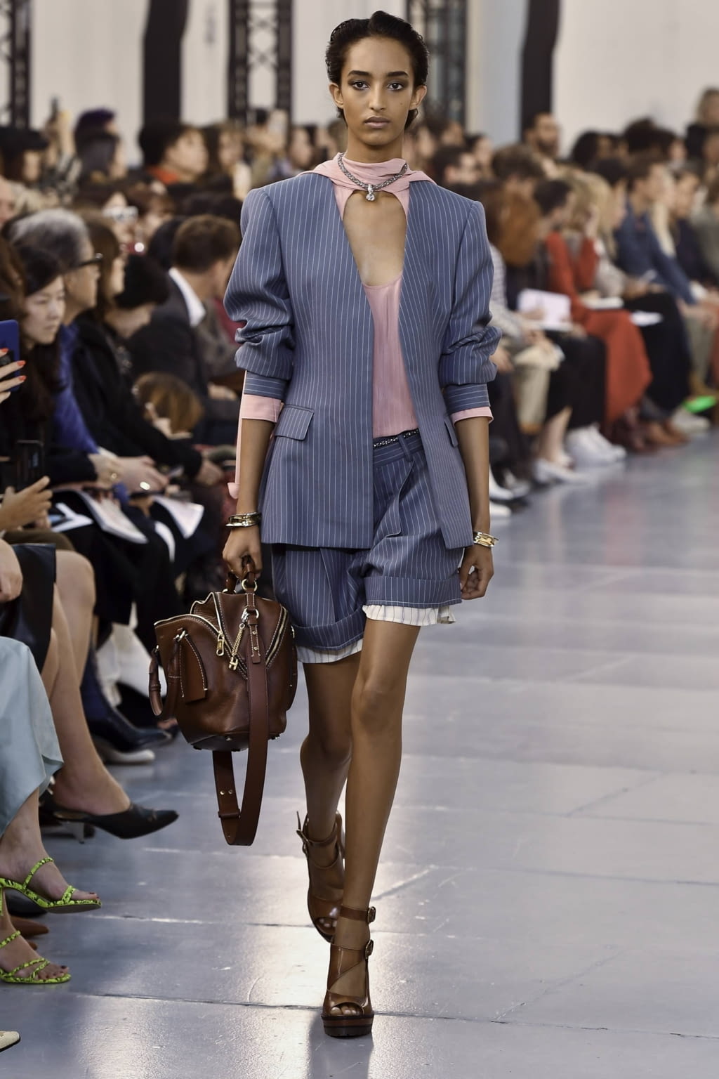 Fashion Week Paris Spring/Summer 2020 look 4 from the Chloé collection 女装